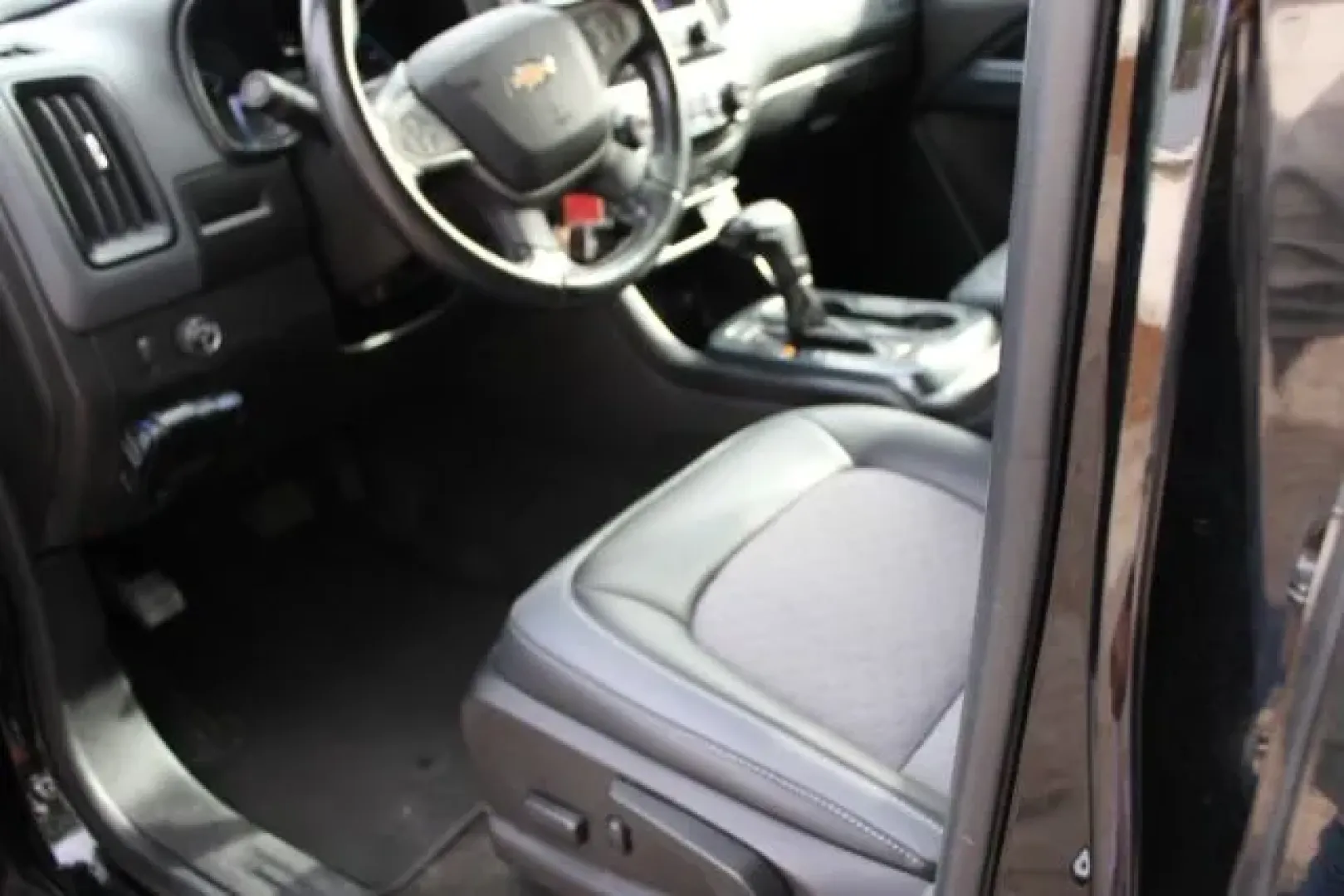 2017 Chevrolet Colorado Z71 (1GCGSDEN7H1) with an Other engine, located at 3598 James B White Hwy South, Whiteville, NC, 28472, (910) 642-3196, 34.294846, -78.732613 - **Embrace Adventure with the 2017 Chevrolet Colorado Z71 at Car City - Whitesville!**<br /> <br /> If you're a weekend warrior or a growing family seeking versatility, the 2017 Chevrolet Colorado Z71 is a perfect match for your active lifestyle! This robust pickup truck is designed to handle everyth - Photo#7