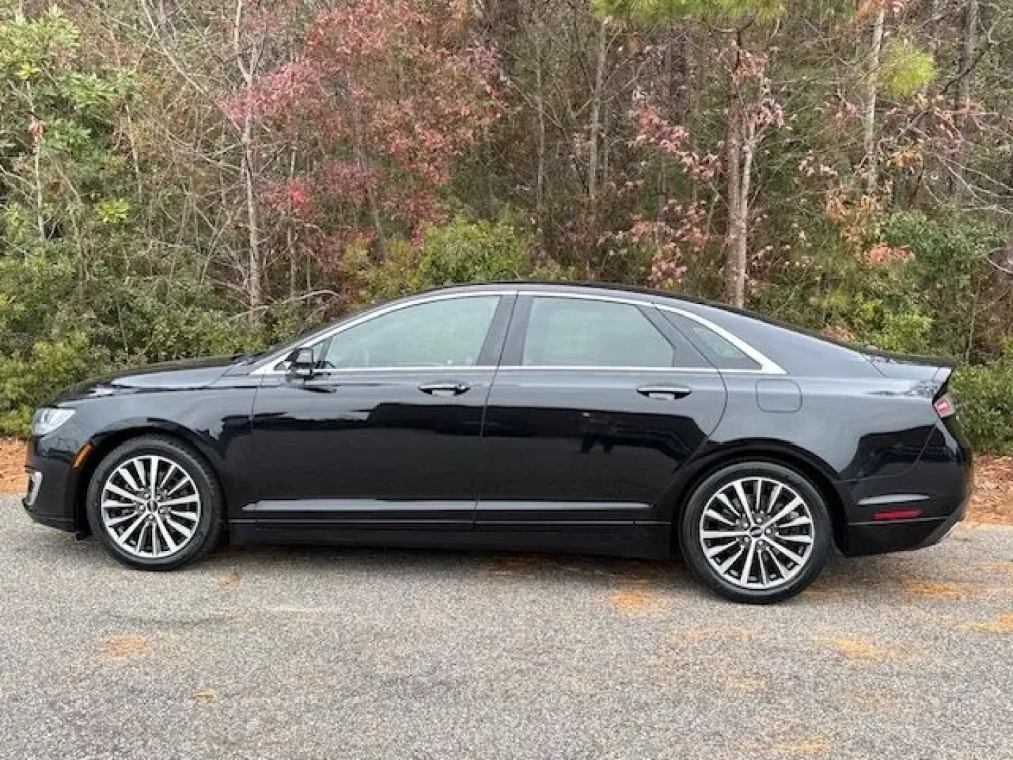 2018 /Ebony Lincoln MKZ Select (3LN6L5C90JR) with an Other engine, located at 2761 East Hwy 501, Conway, SC, 29526, (843) 331-1151, 33.781528, -78.989883 - **Experience Luxury and Comfort with the 2018 Lincoln MKZ at Car City - Conway!**<br /> <br /> Are you searching for a vehicle that effortlessly combines luxury, comfort, and technology? The 2018 Lincoln MKZ is the perfect fit for professionals on long commutes, families who value safety and style, - Photo#2