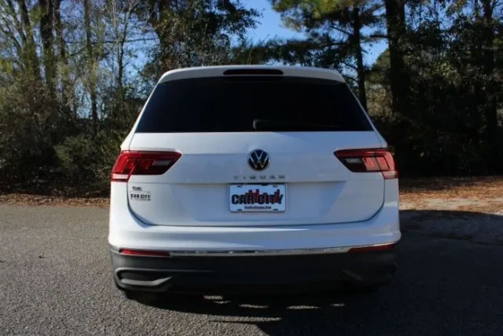 2022 Volkswagen Tiguan 2.0T SE (3VV3B7AX3NM) with an 2L I-4 gasoline direct injection engine, located at 3598 James B White Hwy South, Whiteville, NC, 28472, (910) 642-3196, 34.294846, -78.732613 - **Elevate Your Adventures with the 2022 Volkswagen Tiguan at Car City - Whitesville!**<br /> <br /> Are you ready to take your family adventures or weekend getaways to the next level? The 2022 Volkswagen Tiguan is the perfect SUV for those who crave space, comfort, and versatility. Whether you're na - Photo#2