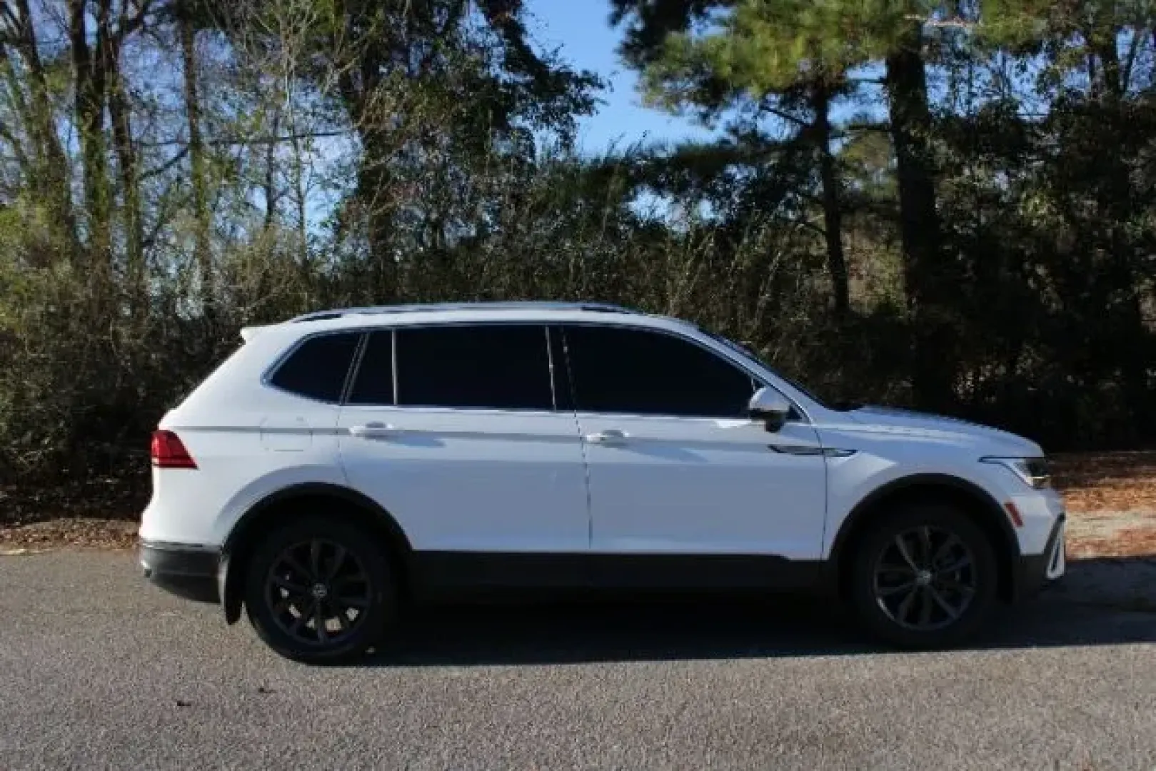 2022 Volkswagen Tiguan 2.0T SE (3VV3B7AX3NM) with an 2L I-4 gasoline direct injection engine, located at 3598 James B White Hwy South, Whiteville, NC, 28472, (910) 642-3196, 34.294846, -78.732613 - **Elevate Your Adventures with the 2022 Volkswagen Tiguan at Car City - Whitesville!**<br /> <br /> Are you ready to take your family adventures or weekend getaways to the next level? The 2022 Volkswagen Tiguan is the perfect SUV for those who crave space, comfort, and versatility. Whether you're na - Photo#3