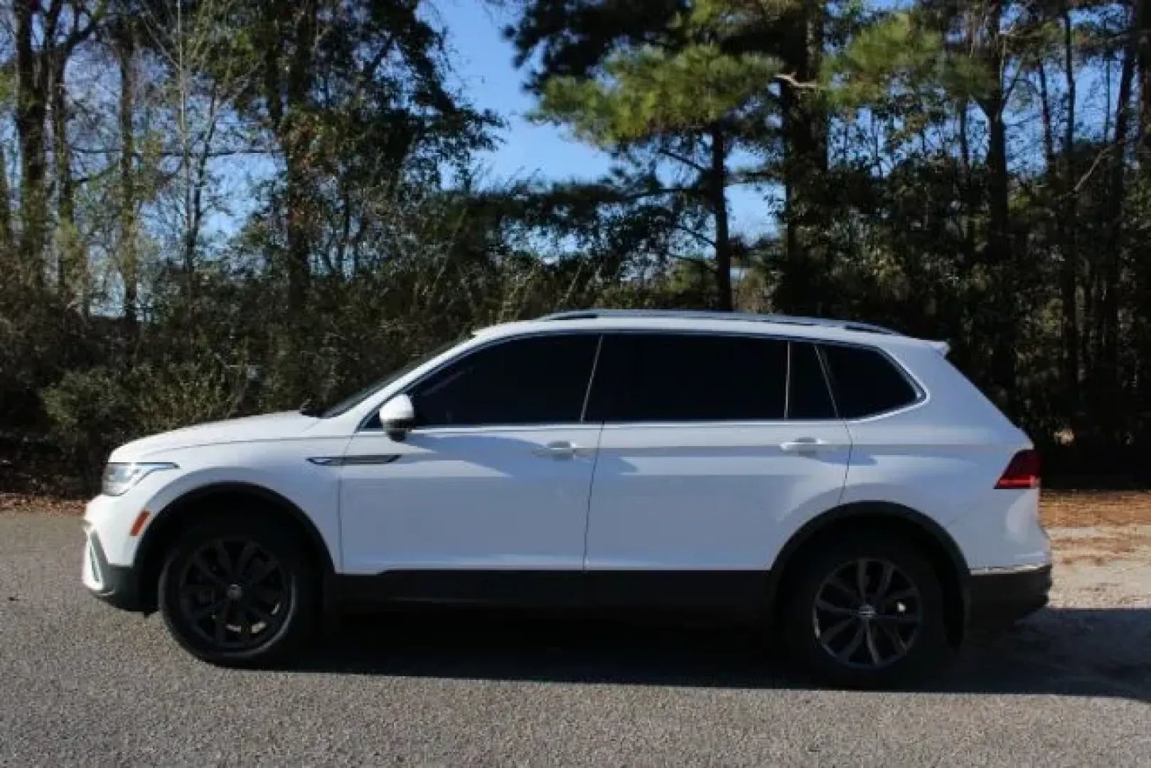 2022 Volkswagen Tiguan 2.0T SE (3VV3B7AX3NM) with an 2L I-4 gasoline direct injection engine, located at 3598 James B White Hwy South, Whiteville, NC, 28472, (910) 642-3196, 34.294846, -78.732613 - **Elevate Your Adventures with the 2022 Volkswagen Tiguan at Car City - Whitesville!**<br /> <br /> Are you ready to take your family adventures or weekend getaways to the next level? The 2022 Volkswagen Tiguan is the perfect SUV for those who crave space, comfort, and versatility. Whether you're na - Photo#4