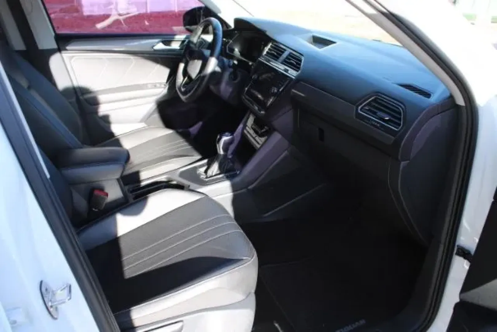 2022 Volkswagen Tiguan 2.0T SE (3VV3B7AX3NM) with an 2L I-4 gasoline direct injection engine, located at 3598 James B White Hwy South, Whiteville, NC, 28472, (910) 642-3196, 34.294846, -78.732613 - **Elevate Your Adventures with the 2022 Volkswagen Tiguan at Car City - Whitesville!**<br /> <br /> Are you ready to take your family adventures or weekend getaways to the next level? The 2022 Volkswagen Tiguan is the perfect SUV for those who crave space, comfort, and versatility. Whether you're na - Photo#9