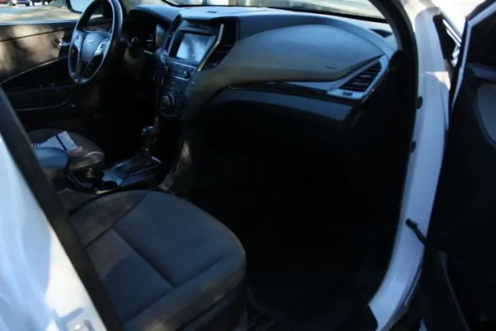 2018 Hyundai Santa Fe Sport 2.4 AWD (5NMZUDLB4JH) with an 2.4L L4 DOHC 16V engine, 6-Speed Automatic transmission, located at 3598 James B White Hwy South, Whiteville, NC, 28472, (910) 642-3196, 34.294846, -78.732613 - **Explore the Open Road with the 2018 Hyundai Santa Fe Sport Your Next Adventure Awaits!**<br /> <br /> Are you ready to elevate your weekend getaways or family outings? The 2018 Hyundai Santa Fe Sport is the perfect SUV that combines comfort, safety, and performance, making it an ideal choice for - Photo#9