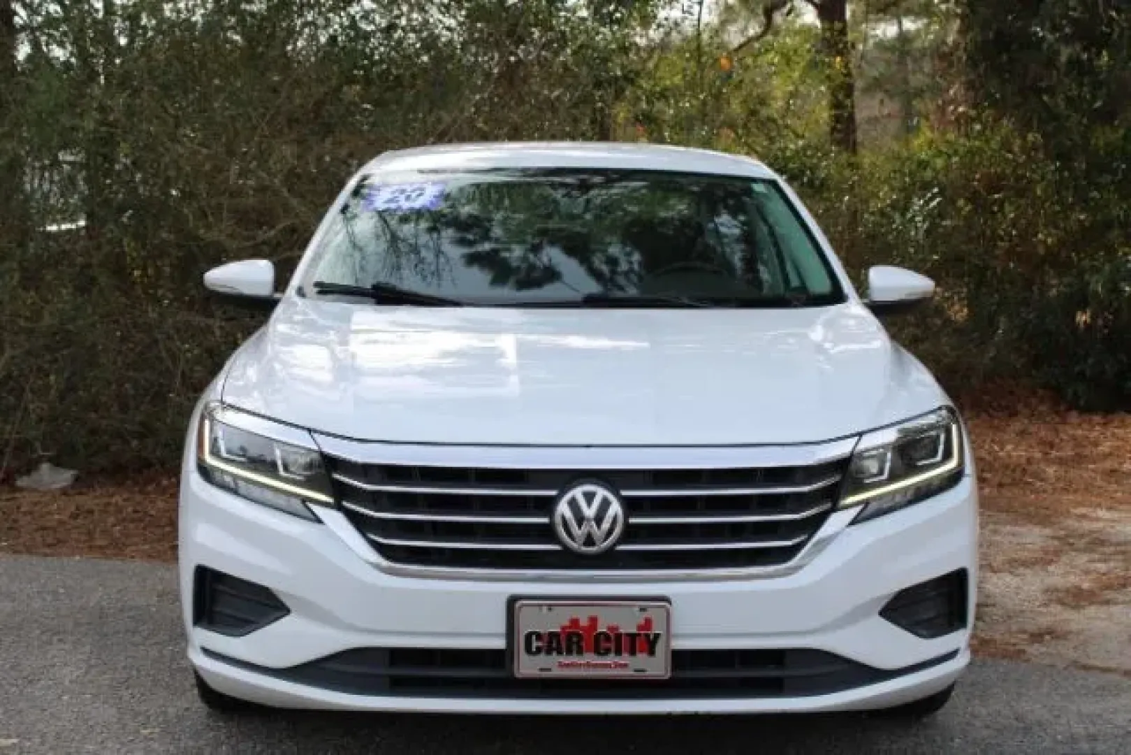 2020 Volkswagen Passat SE (1VWSA7A37LC) with an 2.0L L4 DOHC 16V engine, 6-Speed Automatic transmission, located at 3598 James B White Hwy South, Whiteville, NC, 28472, (910) 642-3196, 34.294846, -78.732613 - Looking for a reliable and stylish vehicle that complements your busy lifestyle? Whether you're commuting to work, carting kids around town, or planning a weekend getaway, the 2020 Volkswagen Passat SE is the perfect choice for you. With its spacious interior, advanced tech features, and impressive - Photo#1
