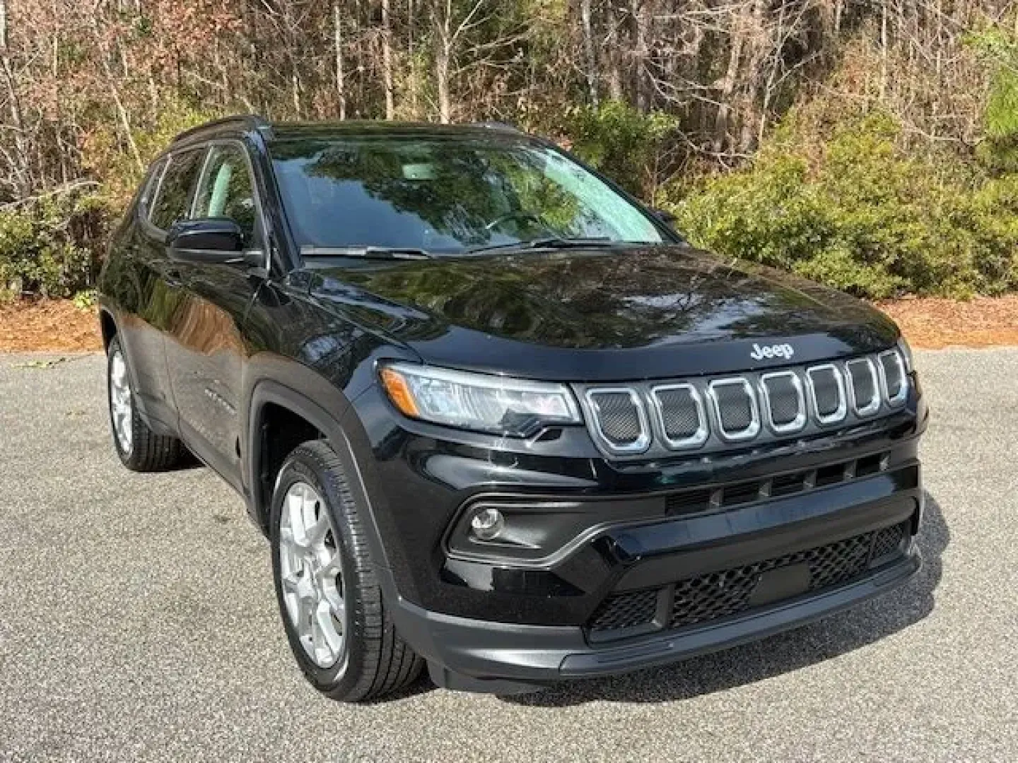 2022 /Black Jeep Compass Latitude Lux 4x4 (3C4NJDFB7NT) with an Other engine, located at 2761 East Hwy 501, Conway, SC, 29526, (843) 331-1151, 33.781528, -78.989883 - **Explore Your Next Adventure with This 2022 Jeep Compass Latitude Lux 4x4 at Car City - Conway!**<br /> <br /> Are you looking for a versatile and reliable SUV to accommodate your busy lifestyle? Whether you're navigating the daily commute, embarking on weekend adventures, or simply seeking comfort - Photo#1