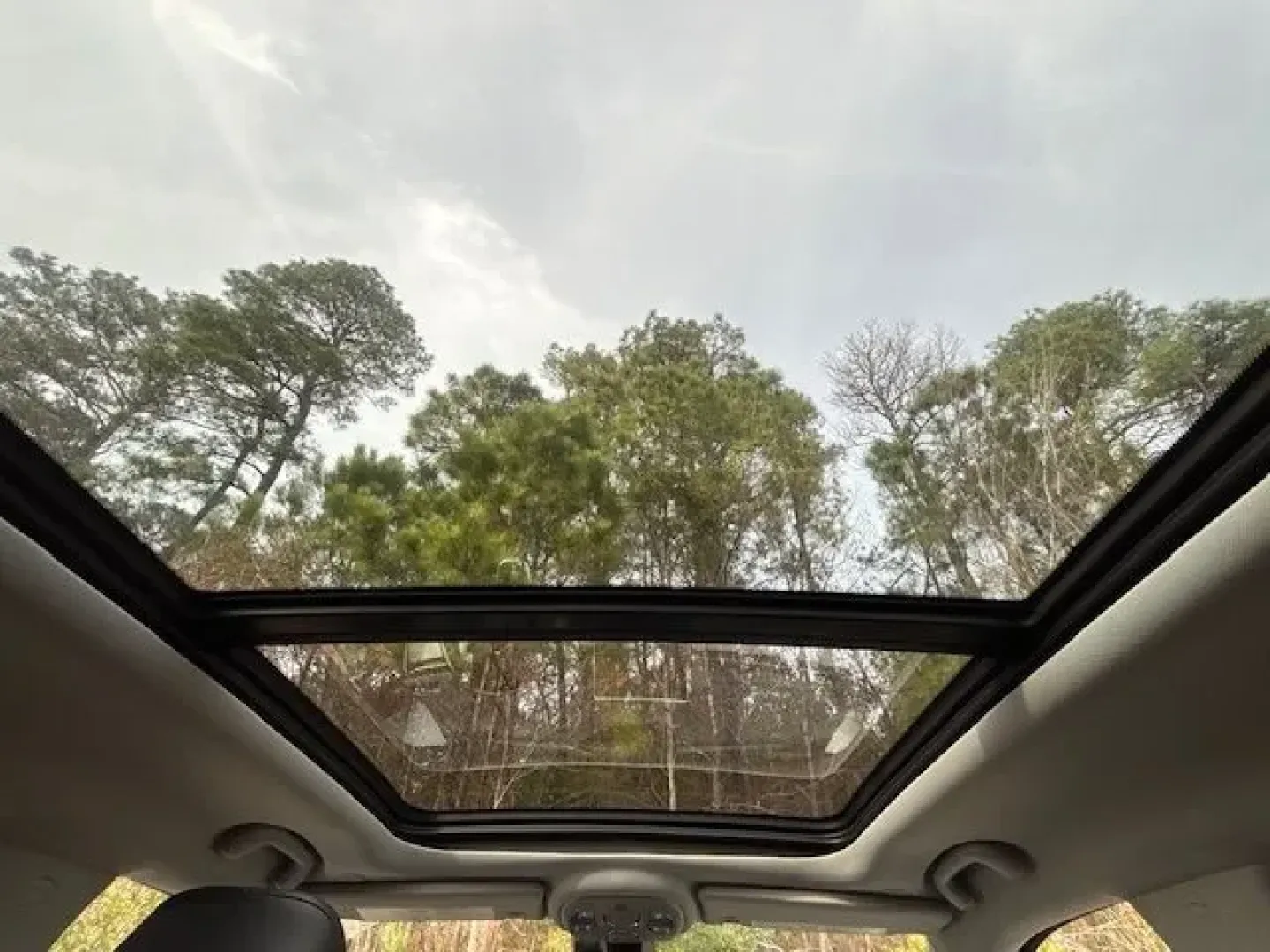 2022 /Black Jeep Compass Latitude Lux 4x4 (3C4NJDFB7NT) with an Other engine, located at 2761 East Hwy 501, Conway, SC, 29526, (843) 331-1151, 33.781528, -78.989883 - **Explore Your Next Adventure with This 2022 Jeep Compass Latitude Lux 4x4 at Car City - Conway!**<br /> <br /> Are you looking for a versatile and reliable SUV to accommodate your busy lifestyle? Whether you're navigating the daily commute, embarking on weekend adventures, or simply seeking comfort - Photo#9