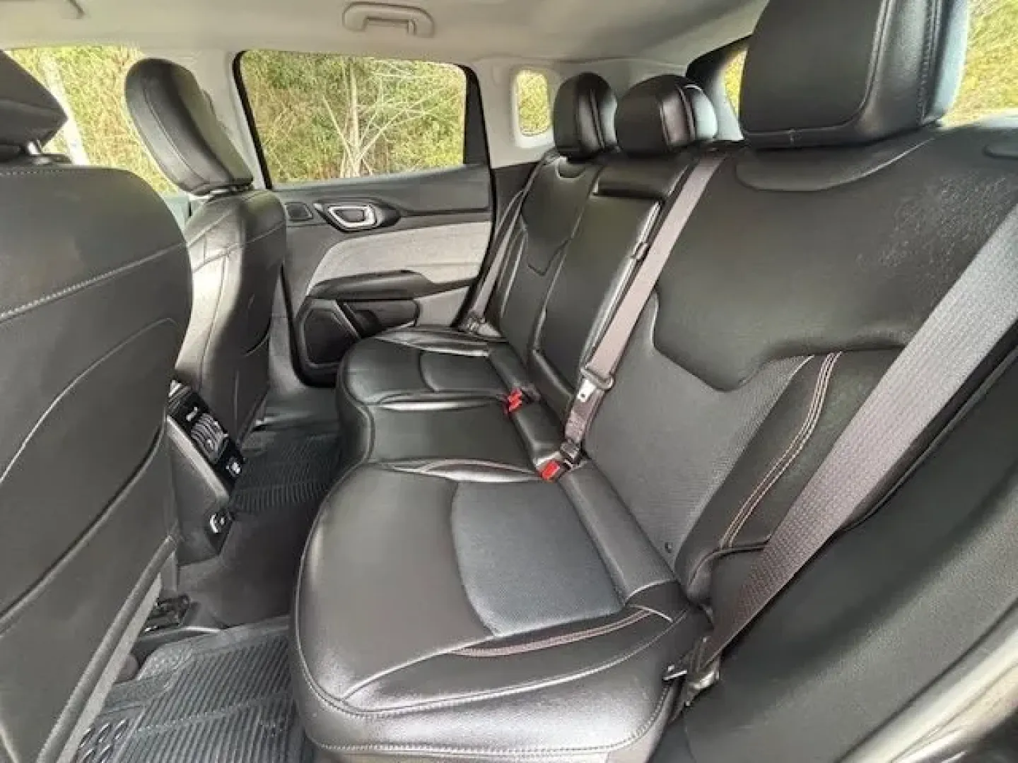 2022 /Black Jeep Compass Latitude Lux 4x4 (3C4NJDFB7NT) with an Other engine, located at 2761 East Hwy 501, Conway, SC, 29526, (843) 331-1151, 33.781528, -78.989883 - **Explore Your Next Adventure with This 2022 Jeep Compass Latitude Lux 4x4 at Car City - Conway!**<br /> <br /> Are you looking for a versatile and reliable SUV to accommodate your busy lifestyle? Whether you're navigating the daily commute, embarking on weekend adventures, or simply seeking comfort - Photo#12