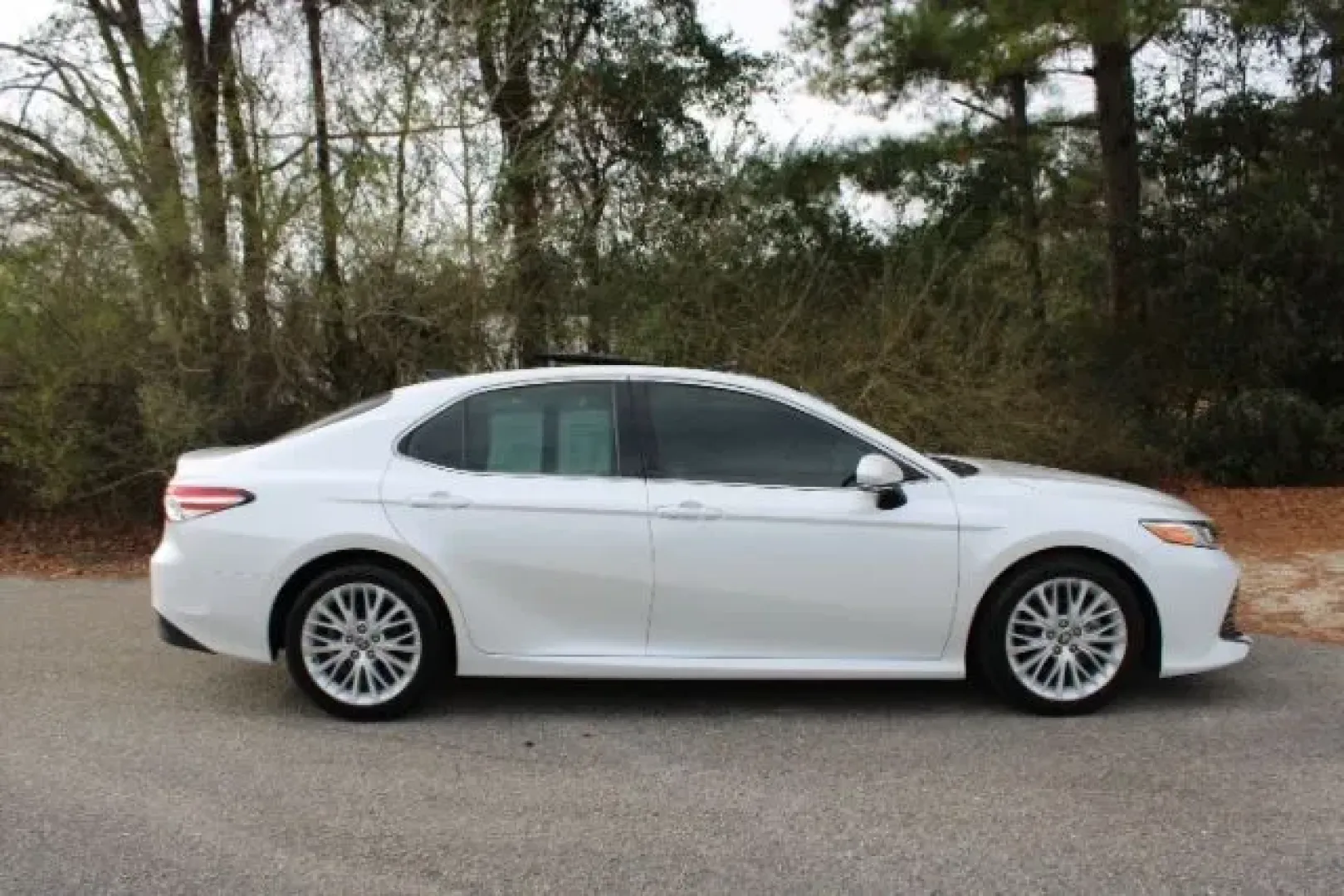 2020 Toyota Camry XLE (4T1F11BK6LU) with an Dynamic Force 2.5L I-4 port/direct injection engine, located at 3598 James B White Hwy South, Whiteville, NC, 28472, (910) 642-3196, 34.294846, -78.732613 - Looking for the perfect vehicle for your daily commute or family adventures? Look no further than this stunning pre-owned 2020 Toyota Camry XLE, available now at Car City - Whitesville. Nestled in the heart of Whiteville, NC, at 3598 James B White Hwy South, we're your trusted pre-owned dealership s - Photo#3