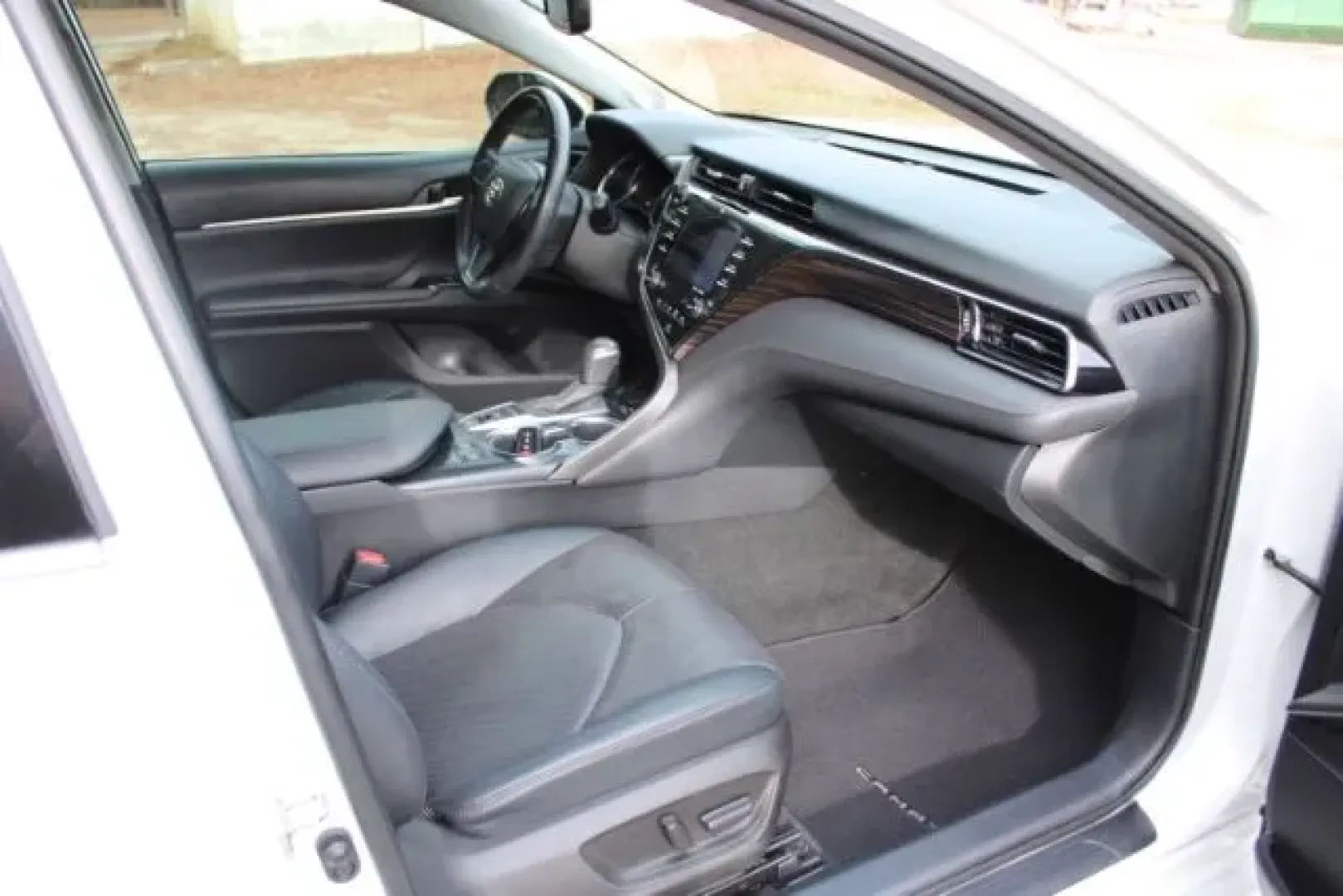 2020 Toyota Camry XLE (4T1F11BK6LU) with an Dynamic Force 2.5L I-4 port/direct injection engine, located at 3598 James B White Hwy South, Whiteville, NC, 28472, (910) 642-3196, 34.294846, -78.732613 - Looking for the perfect vehicle for your daily commute or family adventures? Look no further than this stunning pre-owned 2020 Toyota Camry XLE, available now at Car City - Whitesville. Nestled in the heart of Whiteville, NC, at 3598 James B White Hwy South, we're your trusted pre-owned dealership s - Photo#11