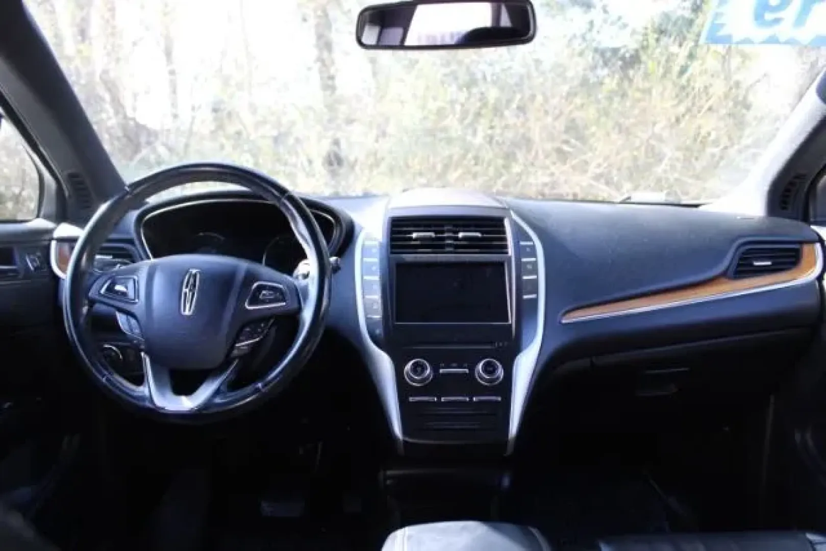 2019 Lincoln MKC Select (5LMCJ2C91KU) with an 2L I-4 gasoline direct injection engine, located at 3598 James B White Hwy South, Whiteville, NC, 28472, (910) 642-3196, 34.294846, -78.732613 - Experience a new level of luxury and practicality with the 2019 Lincoln MKC Select, available now at Car City - Whitesville. This sophisticated SUV is perfect for those who value both style and functionality, making it an ideal choice for families, commuters, and weekend adventurers alike. With its - Photo#6