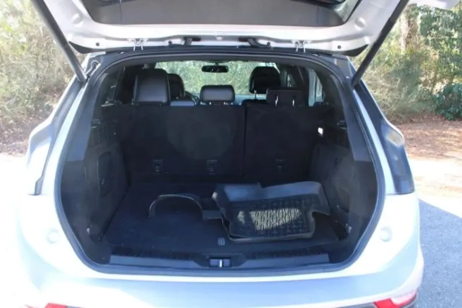 2019 Lincoln MKC Select (5LMCJ2C91KU) with an 2L I-4 gasoline direct injection engine, located at 3598 James B White Hwy South, Whiteville, NC, 28472, (910) 642-3196, 34.294846, -78.732613 - Experience a new level of luxury and practicality with the 2019 Lincoln MKC Select, available now at Car City - Whitesville. This sophisticated SUV is perfect for those who value both style and functionality, making it an ideal choice for families, commuters, and weekend adventurers alike. With its - Photo#10