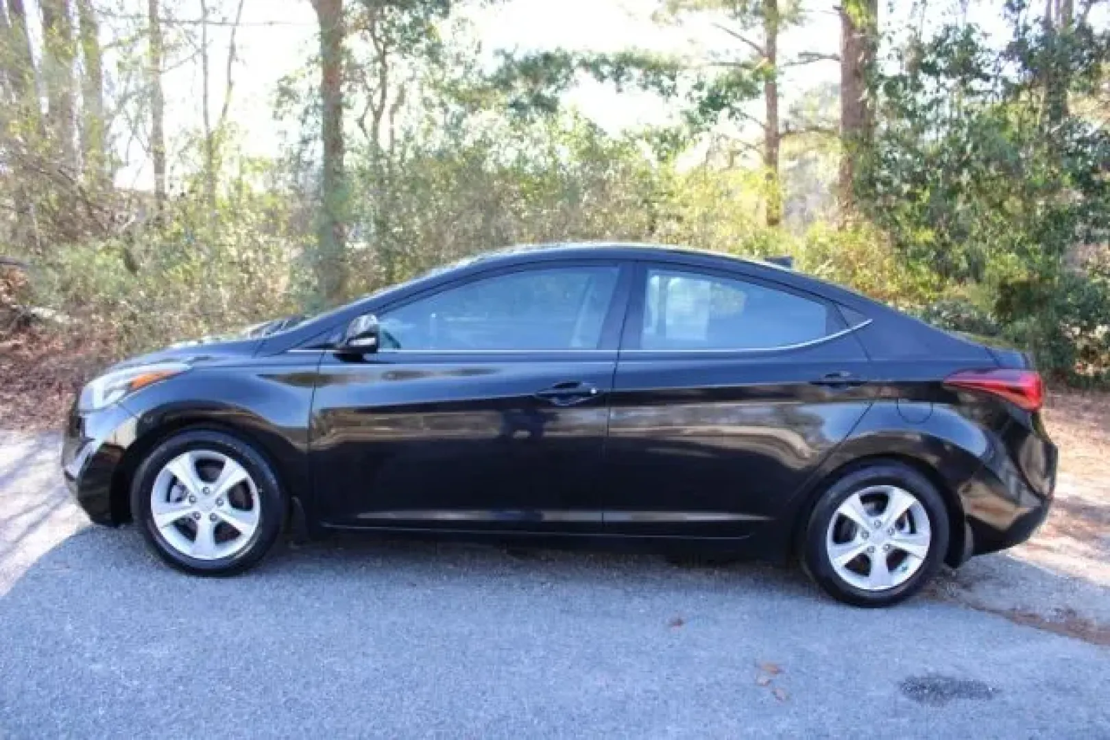 2016 /CHARCOAL CLOTH Hyundai Elantra Value Edition (KMHDH4AE7GU) with an Other engine, located at 3598 James B White Hwy South, Whiteville, NC, 28472, (910) 642-3196, 34.294846, -78.732613 - Are you ready to elevate your daily commute or weekend adventures without breaking the bank? Look no further than this 2016 Hyundai Elantra Value Edition, a perfect blend of style, comfort, and efficiency. With ample space for growing families and a fuel-efficient drivetrain, this sedan is an excell - Photo#4