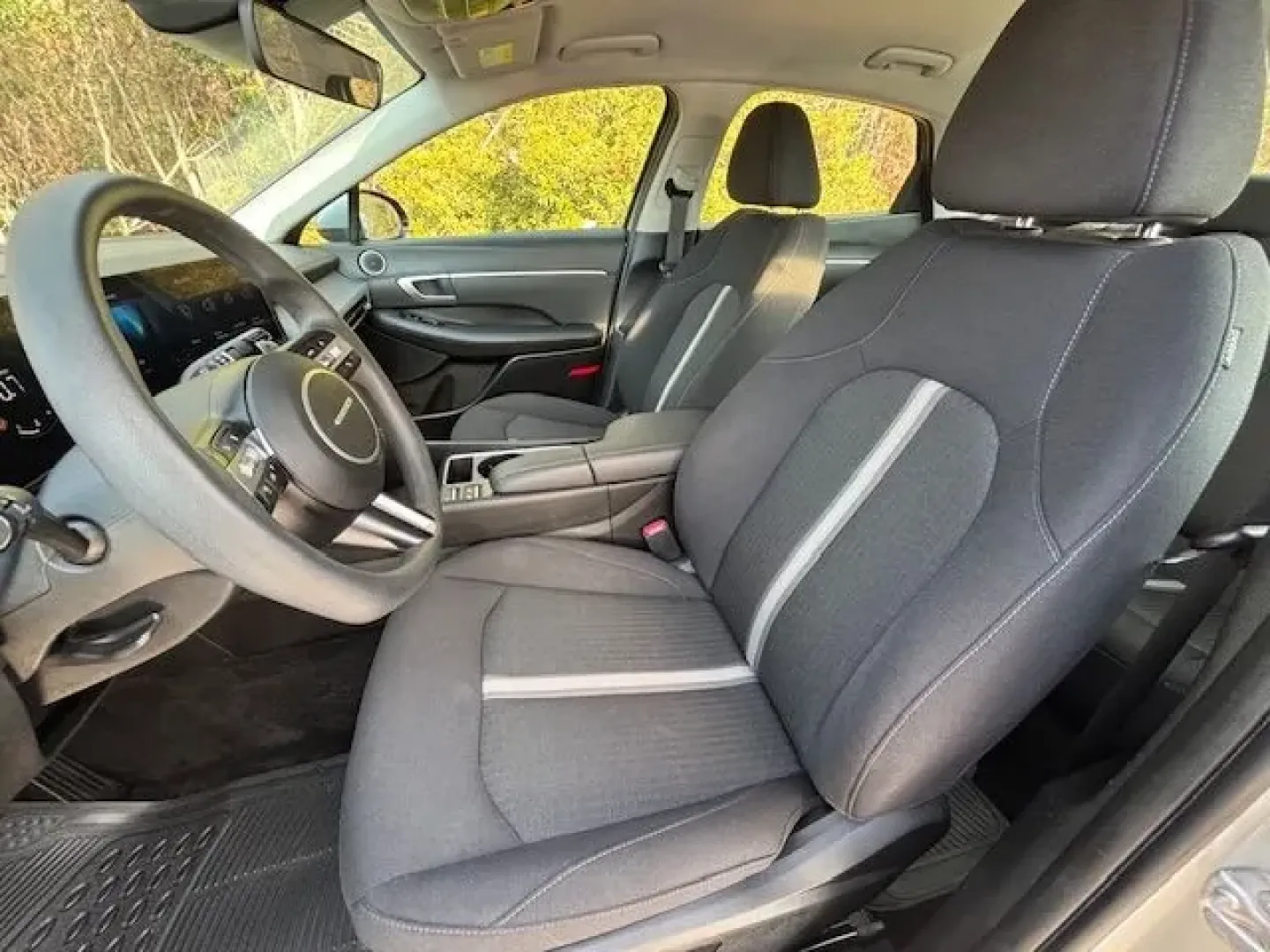 2025 /Dark Gray Hyundai Sonata SEL (KMHL64JA9SA) with an Smartstream 2.5L I-4 port/direct injection engine, located at 2761 East Hwy 501, Conway, SC, 29526, (843) 331-1151, 33.781528, -78.989883 - **Discover the Perfect Blend of Style and Comfort with This 2025 Hyundai Sonata SEL! Ideal for Families and Commuters Alike**<br /> <br /> Step into a world of driving pleasure with the 2025 Hyundai Sonata SEL, available now at Car City - Conway. This pre-owned sedan, with only 38,964 miles on the c - Photo#10