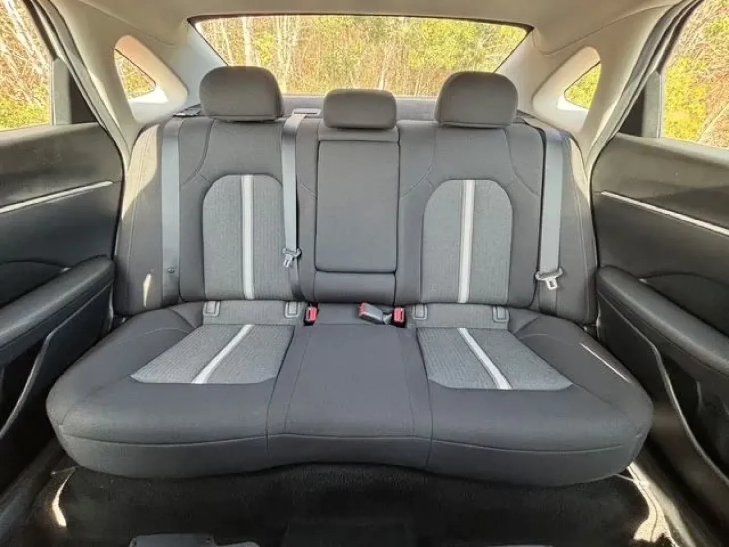 2025 /Dark Gray Hyundai Sonata SEL (KMHL64JA9SA) with an Smartstream 2.5L I-4 port/direct injection engine, located at 2761 East Hwy 501, Conway, SC, 29526, (843) 331-1151, 33.781528, -78.989883 - **Discover the Perfect Blend of Style and Comfort with This 2025 Hyundai Sonata SEL! Ideal for Families and Commuters Alike**<br /> <br /> Step into a world of driving pleasure with the 2025 Hyundai Sonata SEL, available now at Car City - Conway. This pre-owned sedan, with only 38,964 miles on the c - Photo#12