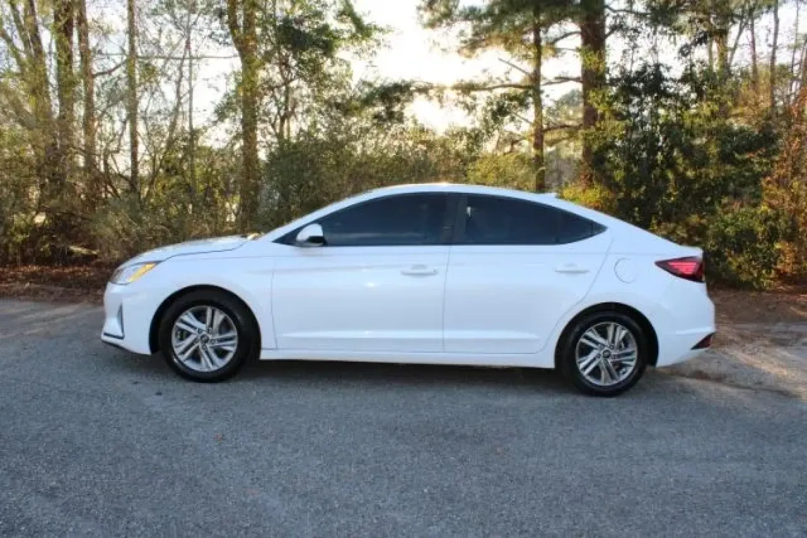 2020 /CHARCOAL CLOTH Hyundai Elantra SEL (5NPD84LF8LH) with an Other engine, located at 3598 James B White Hwy South, Whiteville, NC, 28472, (910) 642-3196, 34.294846, -78.732613 - Are you on the hunt for a vehicle that seamlessly blends comfort, efficiency, and style? Whether you're navigating busy city streets or cruising along the scenic routes of North Carolina, the 2020 Hyundai Elantra SEL is the perfect companion for your daily adventures. Ideal for commuters, this sleek - Photo#4