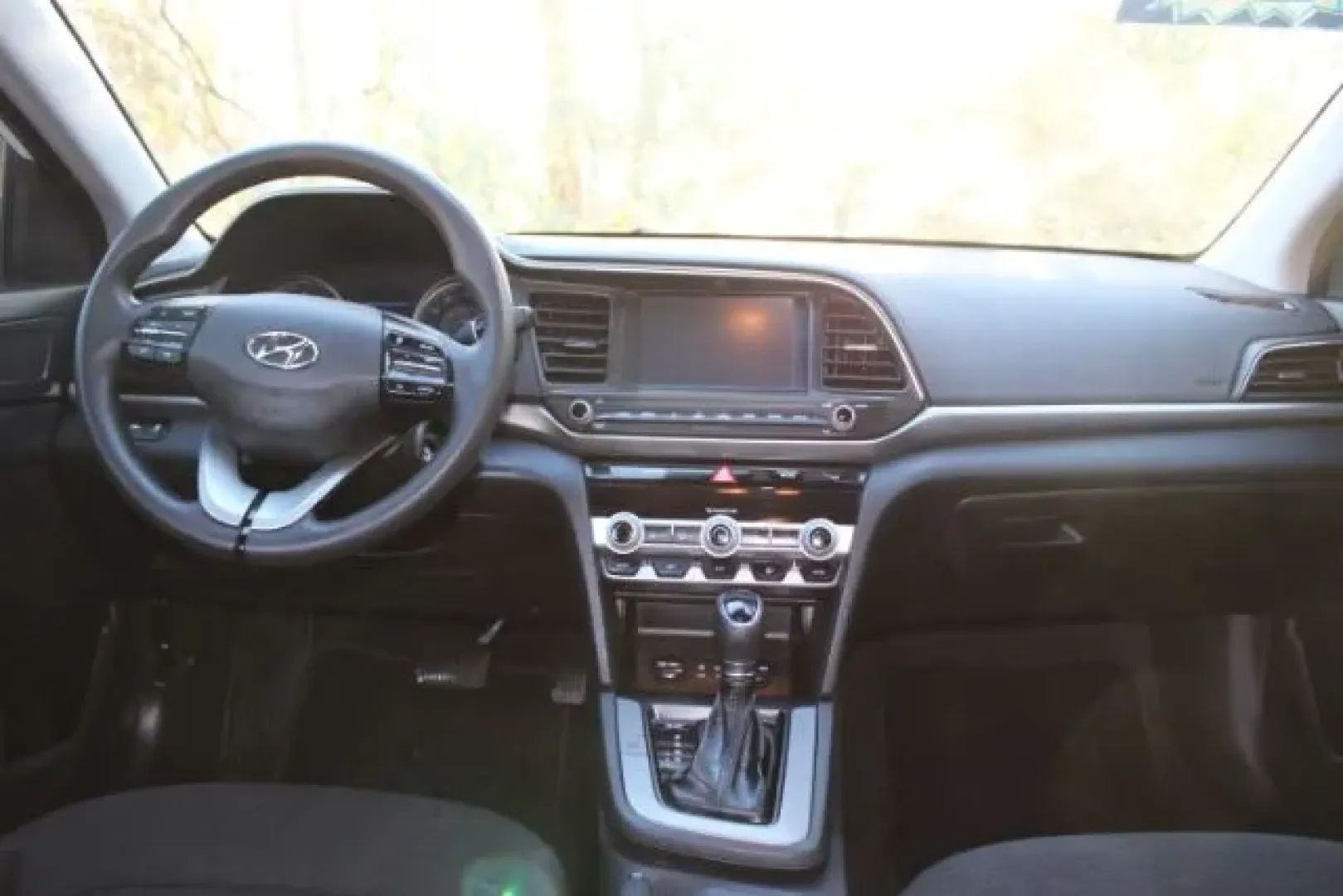 2020 /CHARCOAL CLOTH Hyundai Elantra SEL (5NPD84LF8LH) with an Other engine, located at 3598 James B White Hwy South, Whiteville, NC, 28472, (910) 642-3196, 34.294846, -78.732613 - Are you on the hunt for a vehicle that seamlessly blends comfort, efficiency, and style? Whether you're navigating busy city streets or cruising along the scenic routes of North Carolina, the 2020 Hyundai Elantra SEL is the perfect companion for your daily adventures. Ideal for commuters, this sleek - Photo#6