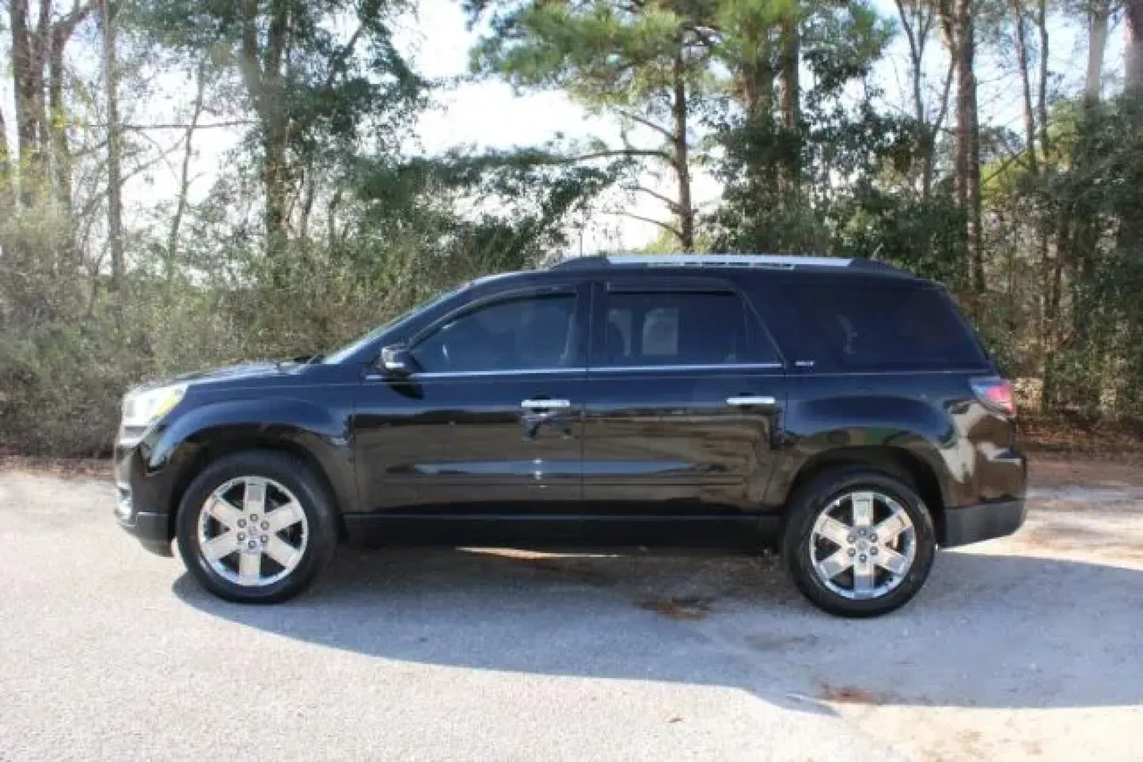 2017 GMC Acadia SUV (1GKKRSKD5HJ) with an Other engine, located at 3598 James B White Hwy South, Whiteville, NC, 28472, (910) 642-3196, 34.294846, -78.732613 - **Explore Adventures in Comfort with the 2017 GMC Acadia at Car City - Whitesville!**<br /> <br /> Are you ready to elevate your family outings and weekend getaways? Look no further than our stunning 2017 GMC Acadia, perfect for those who crave adventure without sacrificing comfort. With its spaciou - Photo#4