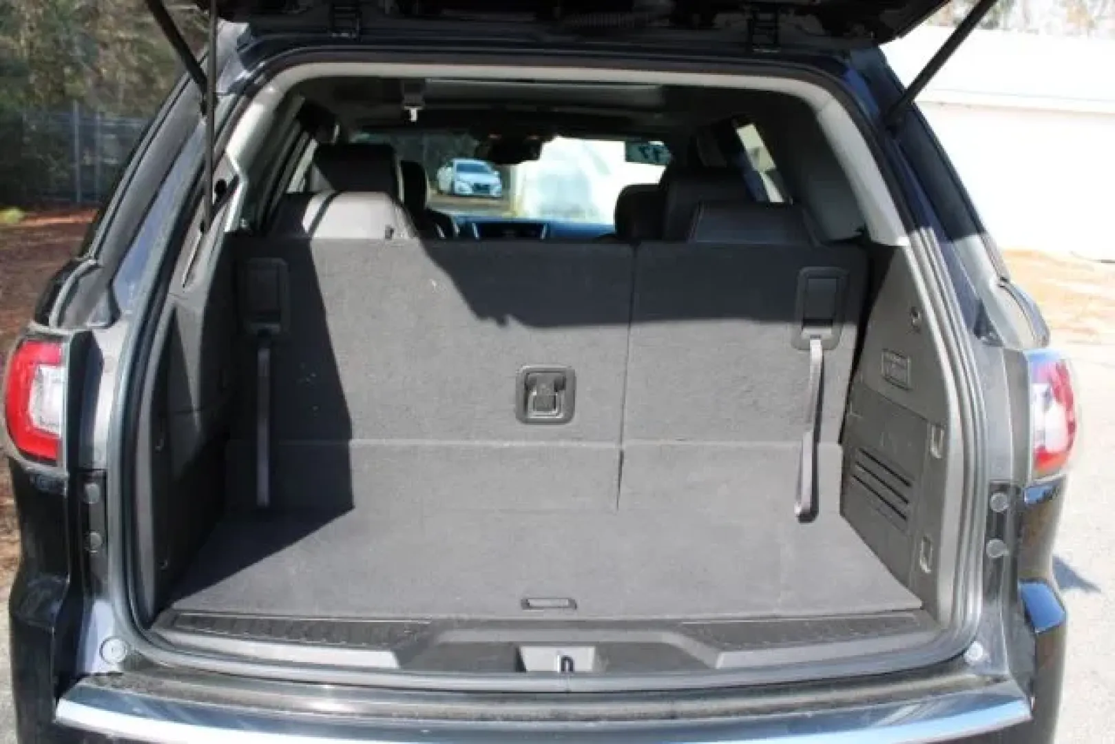 2017 GMC Acadia SUV (1GKKRSKD5HJ) with an Other engine, located at 3598 James B White Hwy South, Whiteville, NC, 28472, (910) 642-3196, 34.294846, -78.732613 - **Explore Adventures in Comfort with the 2017 GMC Acadia at Car City - Whitesville!**<br /> <br /> Are you ready to elevate your family outings and weekend getaways? Look no further than our stunning 2017 GMC Acadia, perfect for those who crave adventure without sacrificing comfort. With its spaciou - Photo#8