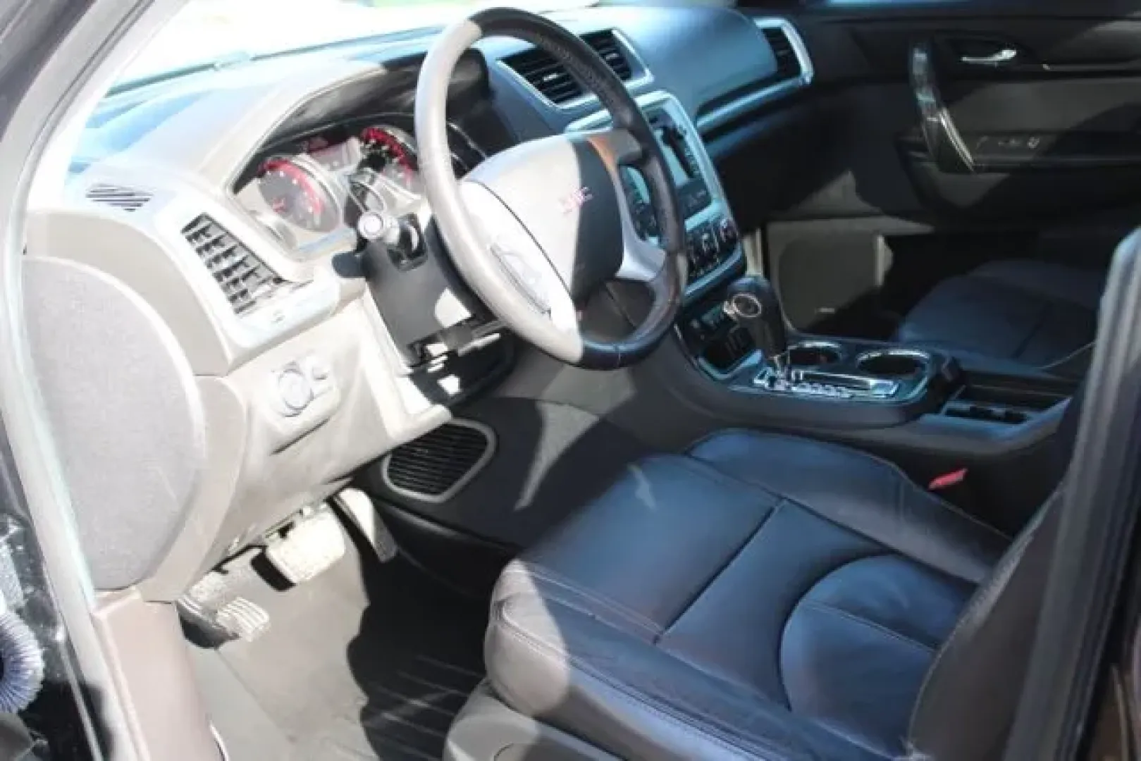 2017 GMC Acadia SUV (1GKKRSKD5HJ) with an Other engine, located at 3598 James B White Hwy South, Whiteville, NC, 28472, (910) 642-3196, 34.294846, -78.732613 - **Explore Adventures in Comfort with the 2017 GMC Acadia at Car City - Whitesville!**<br /> <br /> Are you ready to elevate your family outings and weekend getaways? Look no further than our stunning 2017 GMC Acadia, perfect for those who crave adventure without sacrificing comfort. With its spaciou - Photo#9