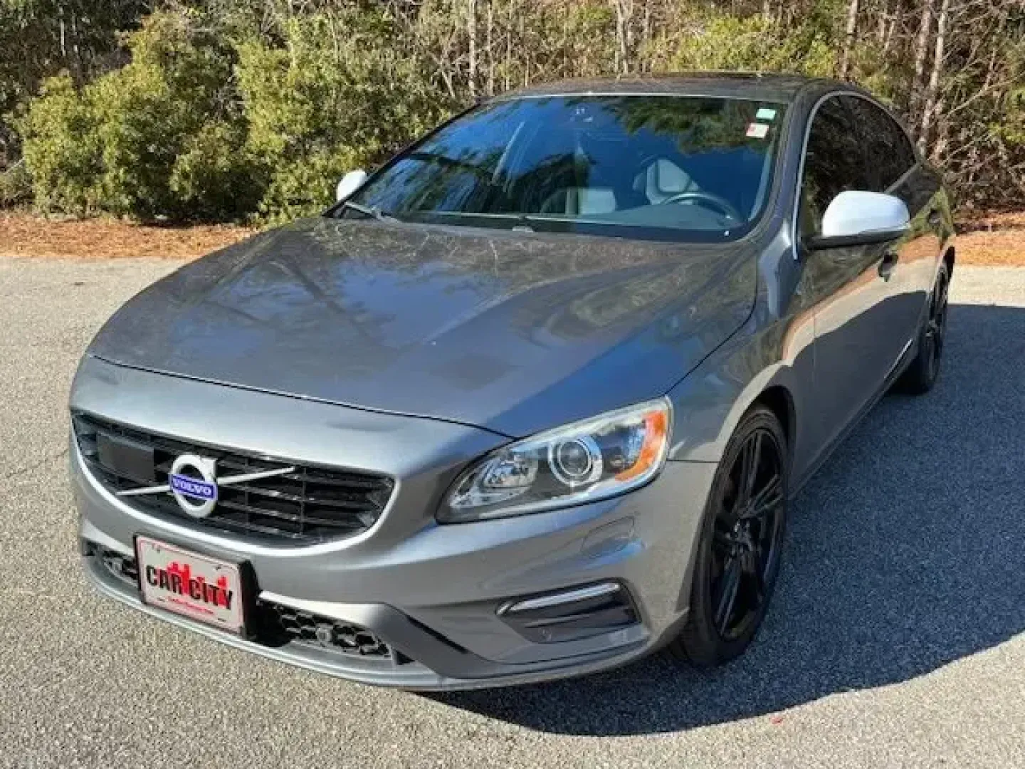 2017 /BLACK LEATHER Volvo S60 T6 R-Design Platinum (YV149MTS7H2) with an Drive-E 2L I-4 gasoline direct injection engine, 8A transmission, located at 3598 James B White Hwy South, Whiteville, NC, 28472, (910) 642-3196, 34.294846, -78.732613 - **Elevate Your Driving Experience with This 2017 Volvo S60 T6 R-Design Platinum! Perfect for Commuting and Weekend Adventures!**<br /> <br /> Are you in search of a vehicle that combines luxury, performance, and practicality? Look no further than this stunning 2017 Volvo S60 T6 R-Design Platinum, av - Photo#0
