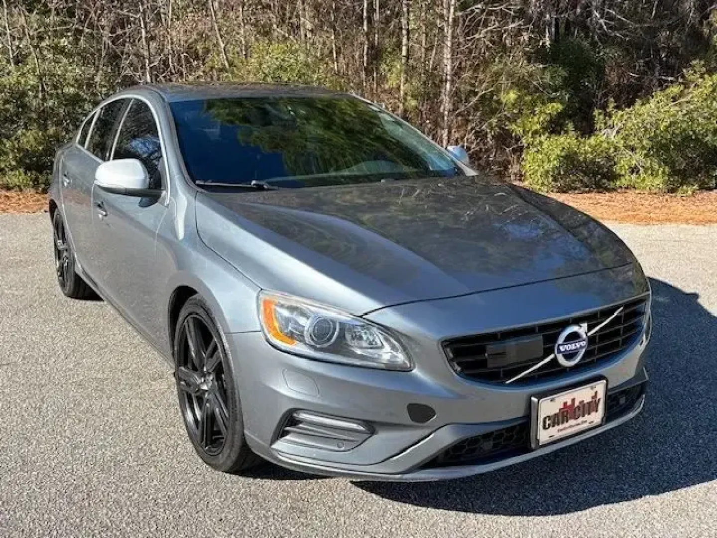 2017 /BLACK LEATHER Volvo S60 T6 R-Design Platinum (YV149MTS7H2) with an Drive-E 2L I-4 gasoline direct injection engine, 8A transmission, located at 3598 James B White Hwy South, Whiteville, NC, 28472, (910) 642-3196, 34.294846, -78.732613 - **Elevate Your Driving Experience with This 2017 Volvo S60 T6 R-Design Platinum! Perfect for Commuting and Weekend Adventures!**<br /> <br /> Are you in search of a vehicle that combines luxury, performance, and practicality? Look no further than this stunning 2017 Volvo S60 T6 R-Design Platinum, av - Photo#1