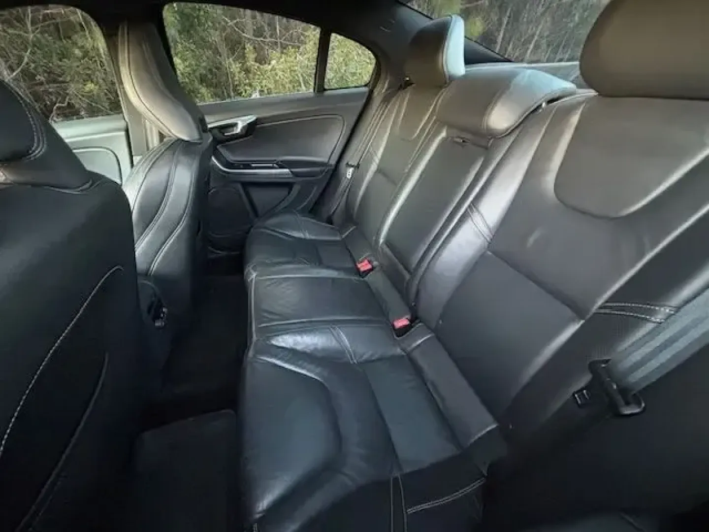 2017 /BLACK LEATHER Volvo S60 T6 R-Design Platinum (YV149MTS7H2) with an Drive-E 2L I-4 gasoline direct injection engine, 8A transmission, located at 3598 James B White Hwy South, Whiteville, NC, 28472, (910) 642-3196, 34.294846, -78.732613 - **Elevate Your Driving Experience with This 2017 Volvo S60 T6 R-Design Platinum! Perfect for Commuting and Weekend Adventures!**<br /> <br /> Are you in search of a vehicle that combines luxury, performance, and practicality? Look no further than this stunning 2017 Volvo S60 T6 R-Design Platinum, av - Photo#12