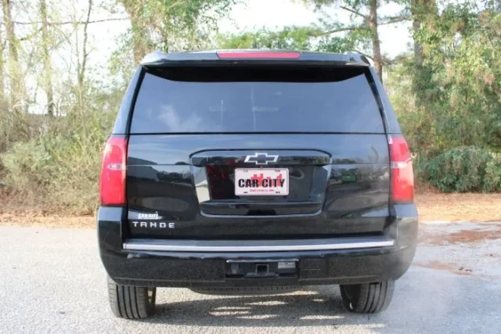 2017 Chevrolet Tahoe Premier (1GNSKCKC8HR) with an EcoTec3 5.3L V-8 gasoline direct injection engine, located at 3598 James B White Hwy South, Whiteville, NC, 28472, (910) 642-3196, 34.294846, -78.732613 - **Discover the Perfect SUV for Your Family Adventures: 2017 Chevrolet Tahoe Premier at Car City - Whitesville!**<br /> <br /> Are you ready to elevate your family outings and road trips? If you're searching for used cars that combine luxury, space, and rugged capability, look no further than this st - Photo#2