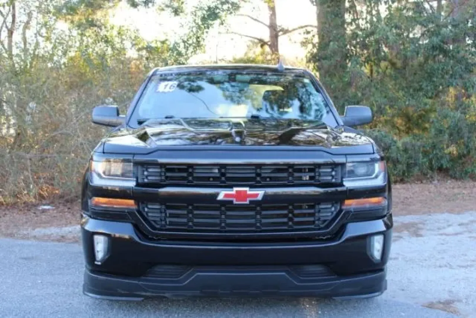 2016 Chevrolet Silverado 1500 1LT (3GCPCREC9GG) with an EcoTec3 4.3L V-6 gasoline direct injection engine, located at 2761 East Hwy 501, Conway, SC, 29526, (843) 331-1151, 33.781528, -78.989883 - **Unleash Your Adventurous Spirit with the 2016 Chevrolet Silverado 1500!** <br /> <br /> Are you ready to elevate your lifestyle with a vehicle that can handle weekend getaways, heavy-duty tasks, and everything in between? Look no further than this stunning 2016 Chevrolet Silverado 1500, available - Photo#1