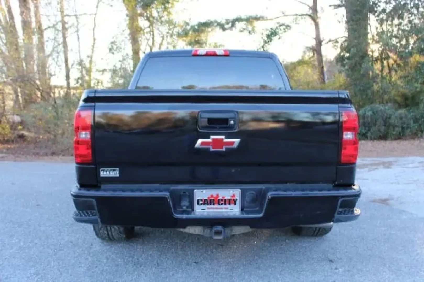 2016 Chevrolet Silverado 1500 1LT (3GCPCREC9GG) with an EcoTec3 4.3L V-6 gasoline direct injection engine, located at 2761 East Hwy 501, Conway, SC, 29526, (843) 331-1151, 33.781528, -78.989883 - **Unleash Your Adventurous Spirit with the 2016 Chevrolet Silverado 1500!** <br /> <br /> Are you ready to elevate your lifestyle with a vehicle that can handle weekend getaways, heavy-duty tasks, and everything in between? Look no further than this stunning 2016 Chevrolet Silverado 1500, available - Photo#2