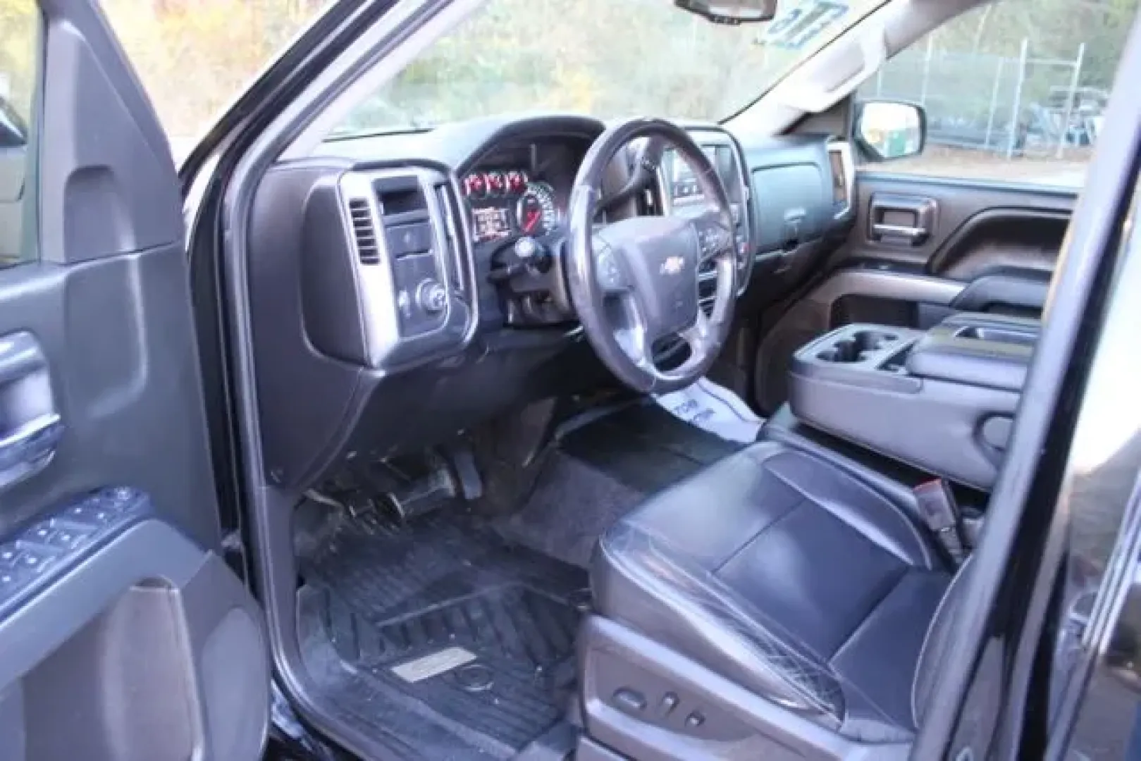 2016 Chevrolet Silverado 1500 1LT (3GCPCREC9GG) with an EcoTec3 4.3L V-6 gasoline direct injection engine, located at 2761 East Hwy 501, Conway, SC, 29526, (843) 331-1151, 33.781528, -78.989883 - **Unleash Your Adventurous Spirit with the 2016 Chevrolet Silverado 1500!** <br /> <br /> Are you ready to elevate your lifestyle with a vehicle that can handle weekend getaways, heavy-duty tasks, and everything in between? Look no further than this stunning 2016 Chevrolet Silverado 1500, available - Photo#8