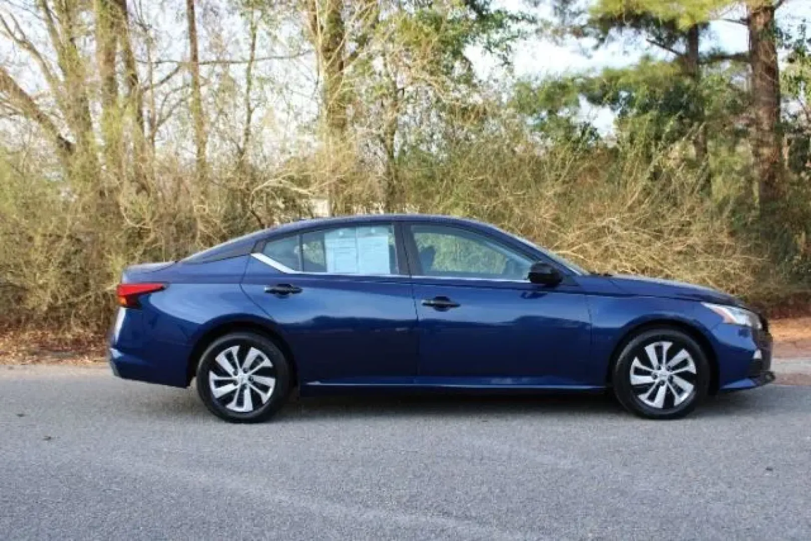 2019 /Charcoal, cloth Nissan Altima 2.5 S (1N4BL4BV1KC) with an 2.5L L4 DOHC 16V engine, Continuously Variabl transmission, located at 3598 James B White Hwy South, Whiteville, NC, 28472, (910) 642-3196, 34.294846, -78.732613 - ### Discover Your Ideal Commuter with the 2019 Nissan Altima at Car City - Whitesville!<br /> <br /> Are you on the hunt for a reliable and stylish sedan that fits seamlessly into your daily routine? Look no further! The 2019 Nissan Altima at Car City - Whitesville is the perfect choice for busy pro - Photo#3