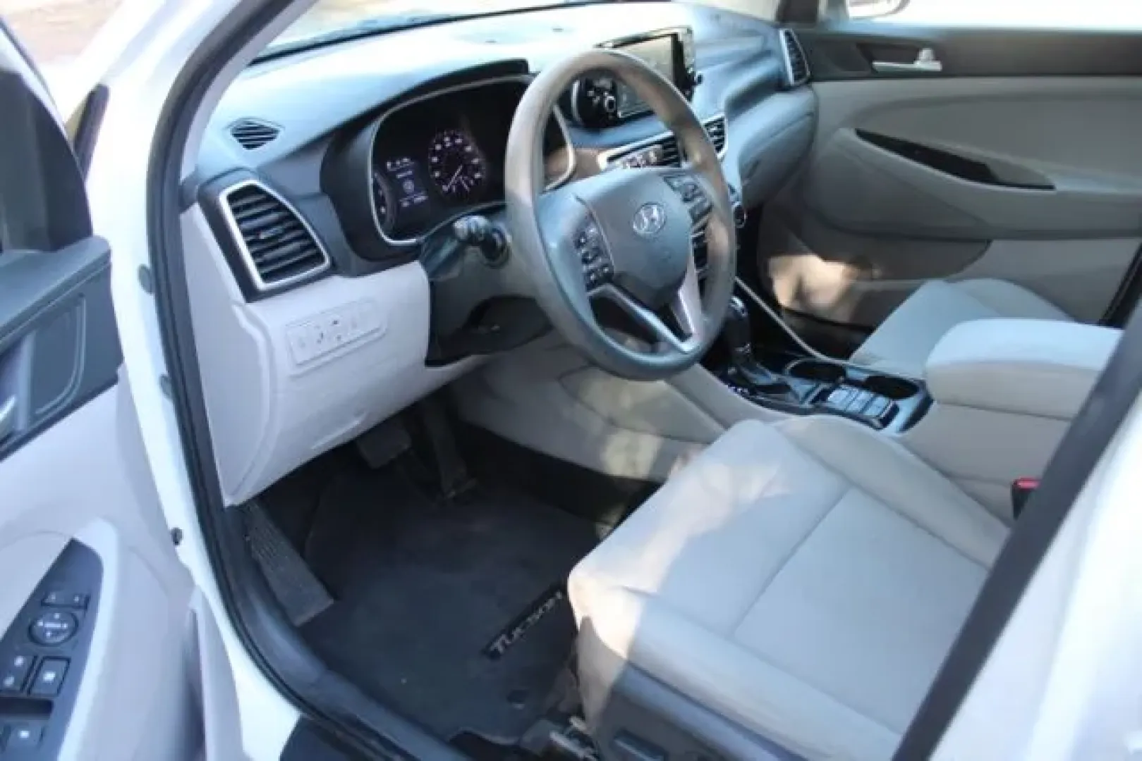 2019 Hyundai Tucson Value Edition AWD (KM8J3CA41KU) with an 2.0L L4 DOHC 16V engine, 6-Speed Automatic transmission, located at 9146 Ocean Hwy West, Calabash, NC, 28467, (910) 579-1110, 33.928635, -78.576157 - **Discover the Perfect Companion for Your Adventures: 2019 Hyundai Tucson Value Edition AWD at Car City - Conway!**<br /> <br /> Are you a growing family seeking a reliable vehicle that can cater to both everyday commutes and weekend getaways? Look no further than this stunning 2019 Hyundai Tucson V - Photo#8