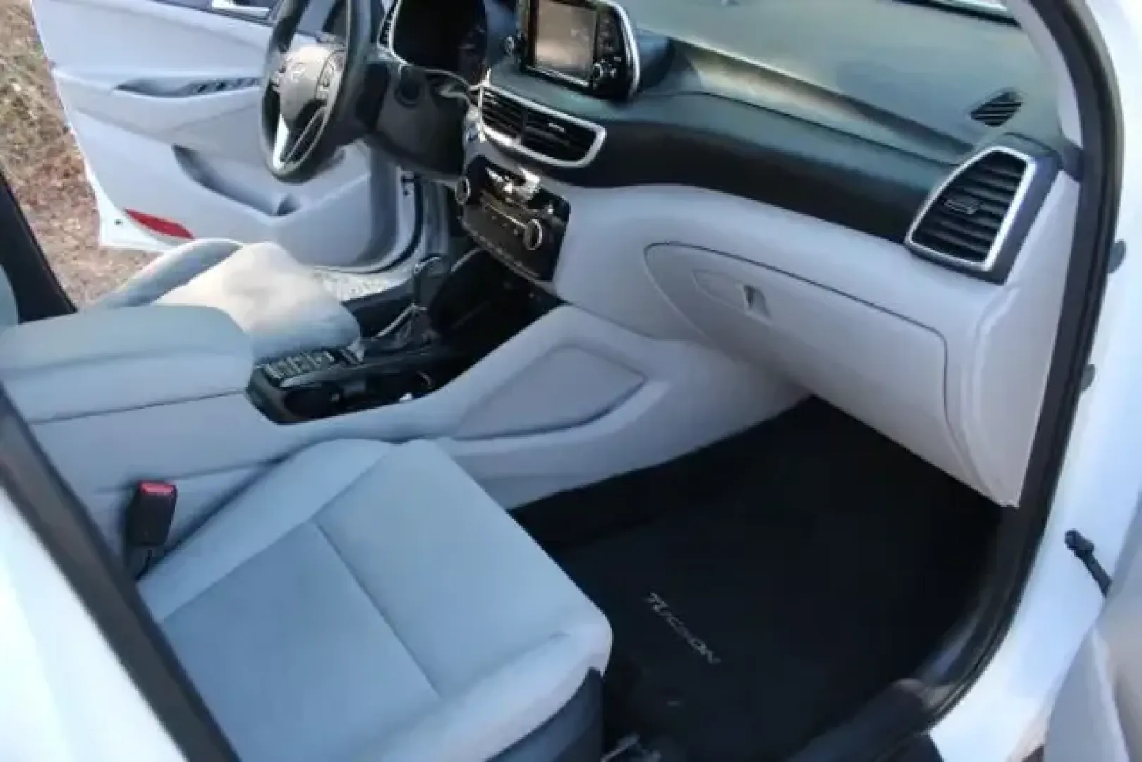 2019 Hyundai Tucson Value Edition AWD (KM8J3CA41KU) with an 2.0L L4 DOHC 16V engine, 6-Speed Automatic transmission, located at 2761 East Hwy 501, Conway, SC, 29526, (843) 331-1151, 33.781528, -78.989883 - 2019 Hyundai Tucson Value Edition AWD - Photo#9