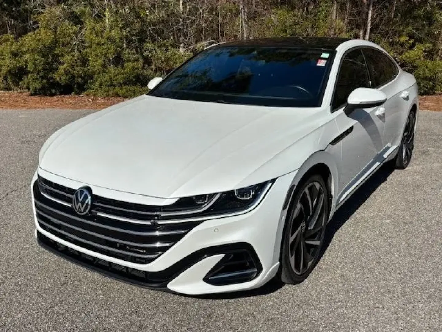 2021 /Titan Black Volkswagen Arteon 2.0T SEL Premium R-Line (WVWTR7AN5ME) with an 2L I-4 gasoline direct injection engine, located at 2761 East Hwy 501, Conway, SC, 29526, (843) 331-1151, 33.781528, -78.989883 - Experience the thrill of the open road with our stunning 2021 Volkswagen Arteon, a perfect fit for those who crave style, performance, and comfort. Whether you're commuting to work, heading out for a weekend getaway, or navigating the urban landscape of Conway, SC, this vehicle elevates every journe - Photo#0