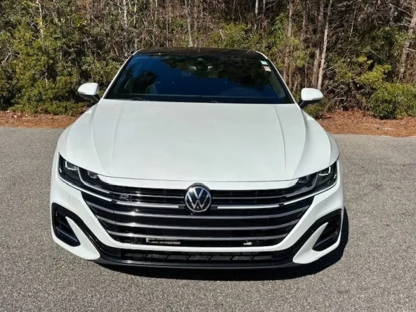 2021 /Titan Black Volkswagen Arteon 2.0T SEL Premium R-Line (WVWTR7AN5ME) with an 2L I-4 gasoline direct injection engine, located at 2761 East Hwy 501, Conway, SC, 29526, (843) 331-1151, 33.781528, -78.989883 - Experience the thrill of the open road with our stunning 2021 Volkswagen Arteon, a perfect fit for those who crave style, performance, and comfort. Whether you're commuting to work, heading out for a weekend getaway, or navigating the urban landscape of Conway, SC, this vehicle elevates every journe - Photo#4