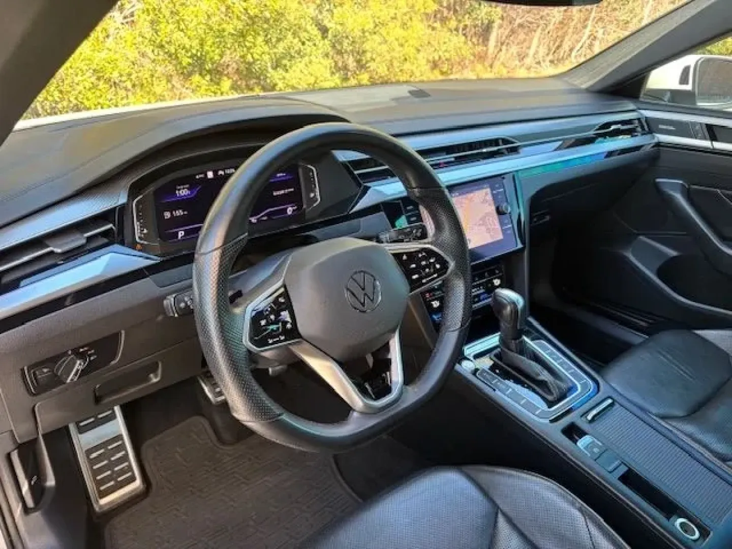 2021 /Titan Black Volkswagen Arteon 2.0T SEL Premium R-Line (WVWTR7AN5ME) with an 2L I-4 gasoline direct injection engine, located at 2761 East Hwy 501, Conway, SC, 29526, (843) 331-1151, 33.781528, -78.989883 - Experience the thrill of the open road with our stunning 2021 Volkswagen Arteon, a perfect fit for those who crave style, performance, and comfort. Whether you're commuting to work, heading out for a weekend getaway, or navigating the urban landscape of Conway, SC, this vehicle elevates every journe - Photo#10