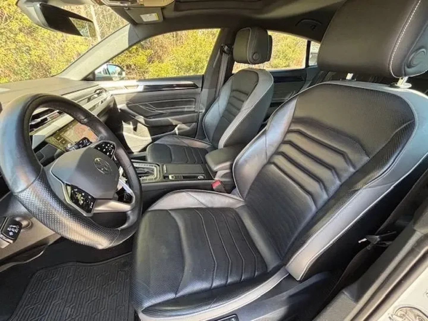 2021 /Titan Black Volkswagen Arteon 2.0T SEL Premium R-Line (WVWTR7AN5ME) with an 2L I-4 gasoline direct injection engine, located at 2761 East Hwy 501, Conway, SC, 29526, (843) 331-1151, 33.781528, -78.989883 - Experience the thrill of the open road with our stunning 2021 Volkswagen Arteon, a perfect fit for those who crave style, performance, and comfort. Whether you're commuting to work, heading out for a weekend getaway, or navigating the urban landscape of Conway, SC, this vehicle elevates every journe - Photo#11