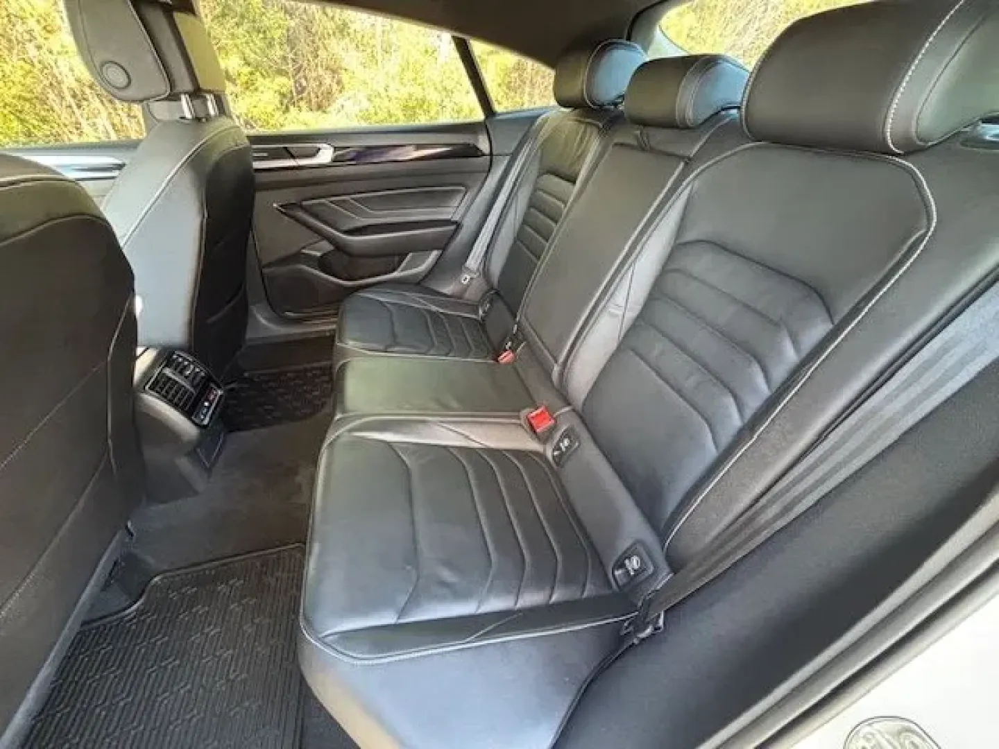 2021 /Titan Black Volkswagen Arteon 2.0T SEL Premium R-Line (WVWTR7AN5ME) with an 2L I-4 gasoline direct injection engine, located at 2761 East Hwy 501, Conway, SC, 29526, (843) 331-1151, 33.781528, -78.989883 - Experience the thrill of the open road with our stunning 2021 Volkswagen Arteon, a perfect fit for those who crave style, performance, and comfort. Whether you're commuting to work, heading out for a weekend getaway, or navigating the urban landscape of Conway, SC, this vehicle elevates every journe - Photo#12