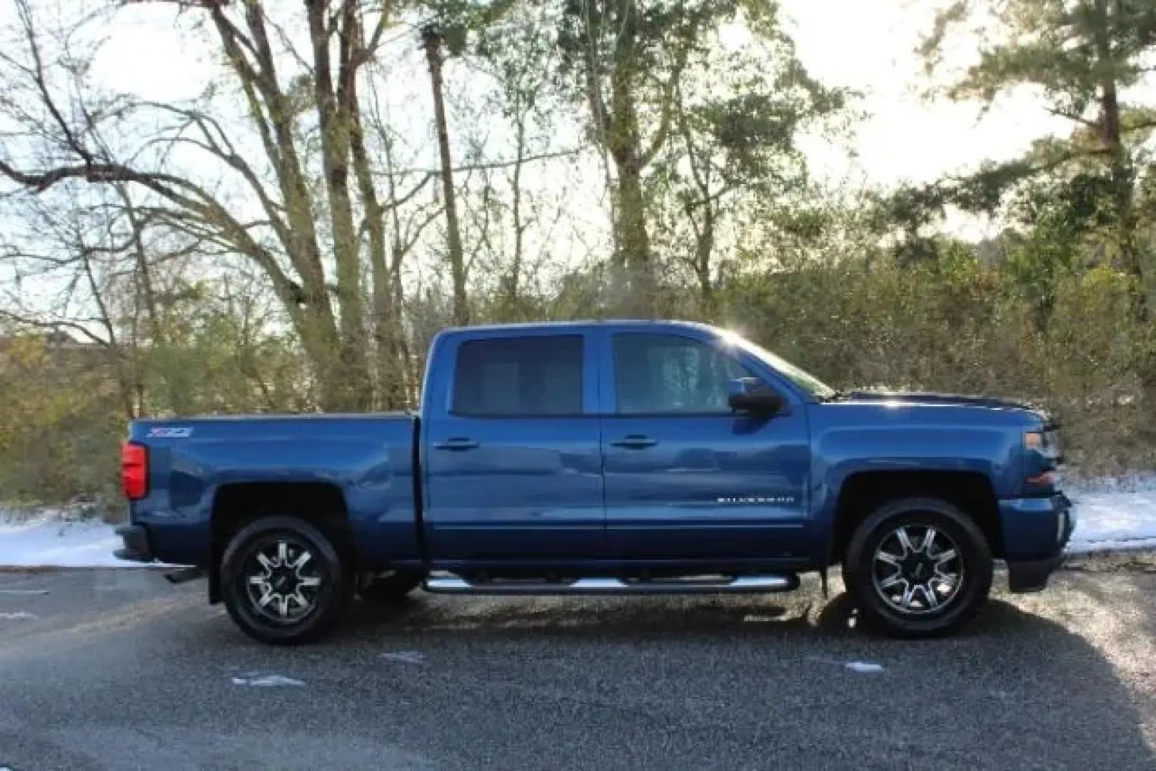 2016 Chevrolet Silverado 1500 2LT (3GCUKREC4GG) with an EcoTec3 4.3L V-6 gasoline direct injection engine, located at 9146 Ocean Hwy West, Calabash, NC, 28467, (910) 579-1110, 33.928635, -78.576157 - Need a truck that can handle weekday work, weekend adventures, and the kind of North Carolina weather that changes by the mile? This 2016 Chevrolet Silverado 1500 Crew Cab 2LT is built for real life-whether you're towing the boat toward Lake Waccamaw, hauling supplies for a home project, or packing - Photo#3