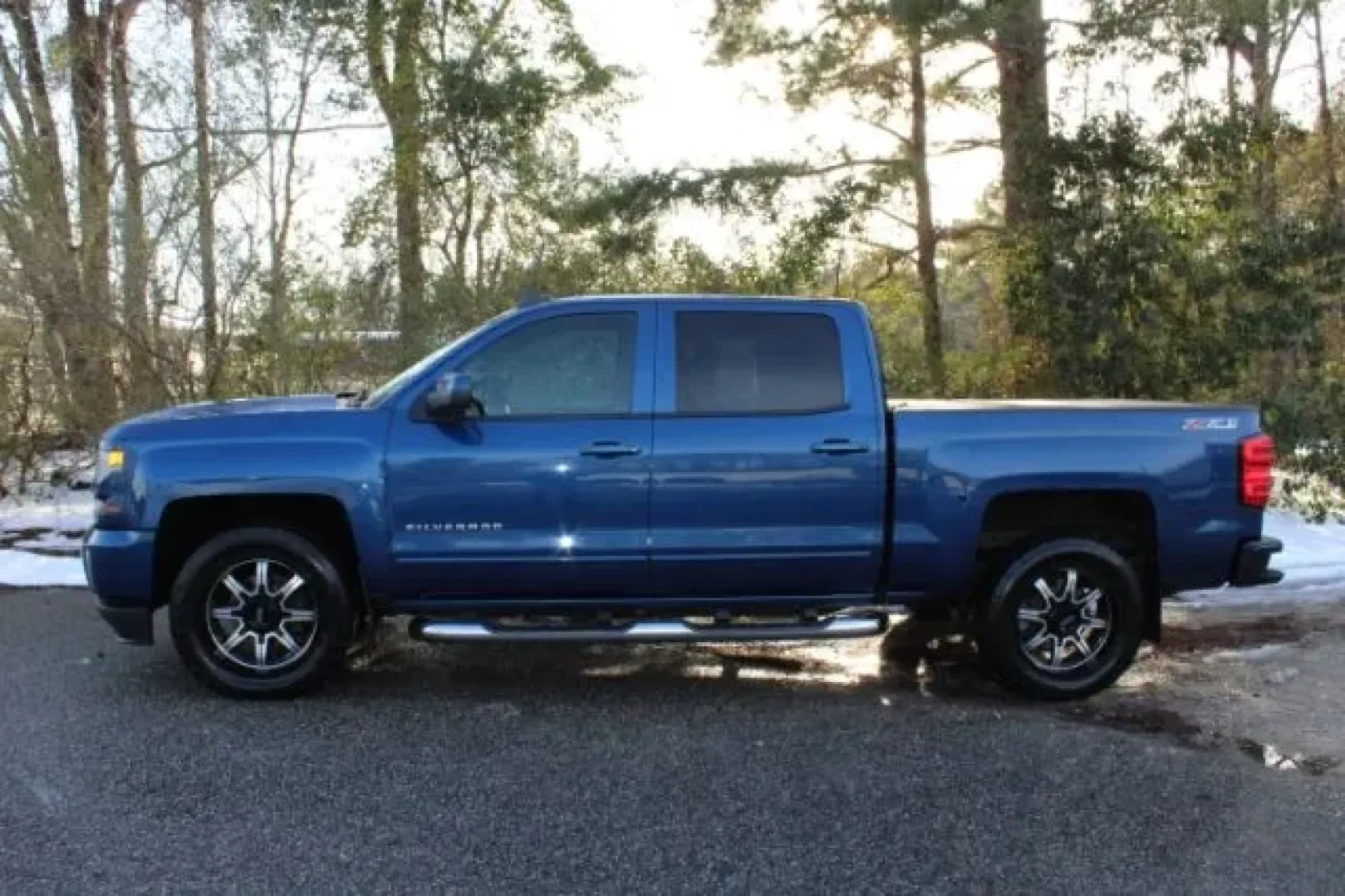 2016 Chevrolet Silverado 1500 2LT (3GCUKREC4GG) with an EcoTec3 4.3L V-6 gasoline direct injection engine, located at 9146 Ocean Hwy West, Calabash, NC, 28467, (910) 579-1110, 33.928635, -78.576157 - Need a truck that can handle weekday work, weekend adventures, and the kind of North Carolina weather that changes by the mile? This 2016 Chevrolet Silverado 1500 Crew Cab 2LT is built for real life-whether you're towing the boat toward Lake Waccamaw, hauling supplies for a home project, or packing - Photo#4