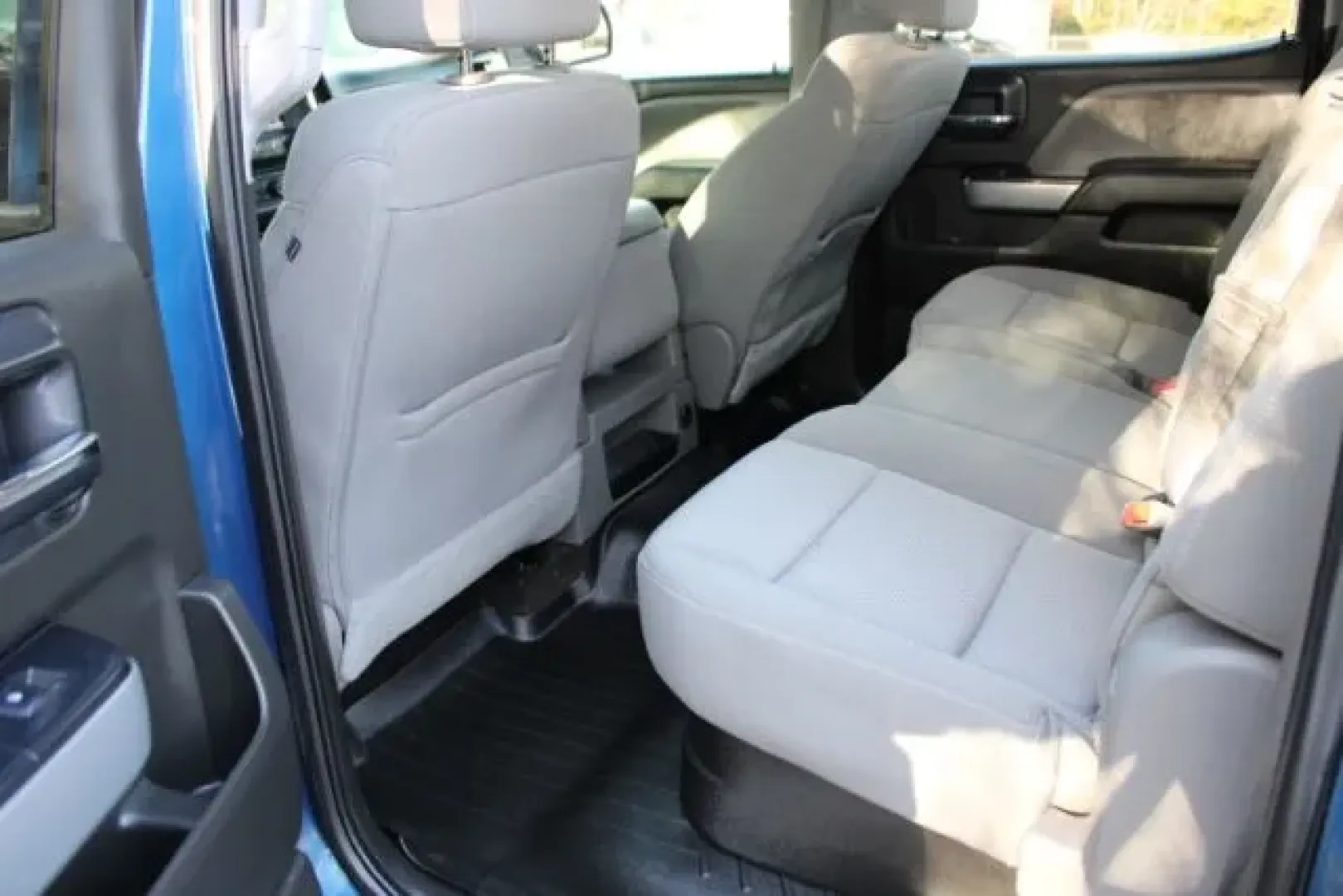 2016 Chevrolet Silverado 1500 2LT (3GCUKREC4GG) with an EcoTec3 4.3L V-6 gasoline direct injection engine, located at 9146 Ocean Hwy West, Calabash, NC, 28467, (910) 579-1110, 33.928635, -78.576157 - Need a truck that can handle weekday work, weekend adventures, and the kind of North Carolina weather that changes by the mile? This 2016 Chevrolet Silverado 1500 Crew Cab 2LT is built for real life-whether you're towing the boat toward Lake Waccamaw, hauling supplies for a home project, or packing - Photo#8