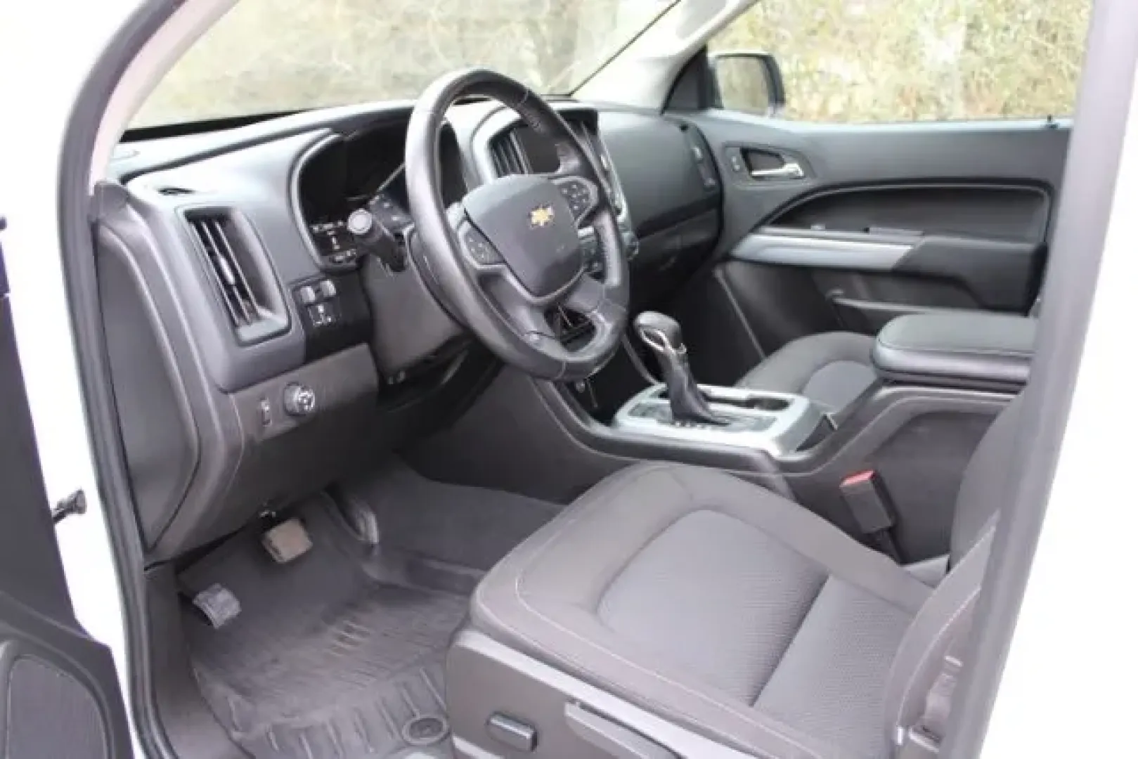 2022 Chevrolet Colorado 2WD Crew Cab Short Box LT (1GCGSCEN4N1) with an Other engine, located at 3598 James B White Hwy South, Whiteville, NC, 28472, (910) 642-3196, 34.294846, -78.732613 - Whether you're commuting down James B White Highway, hauling weekend project supplies, or packing up for a beach run toward Wilmington, this 2022 Chevrolet Colorado LT is the kind of midsize truck that fits real life in Columbus County. With a Crew Cab for everyday comfort and a practical Short Box - Photo#6