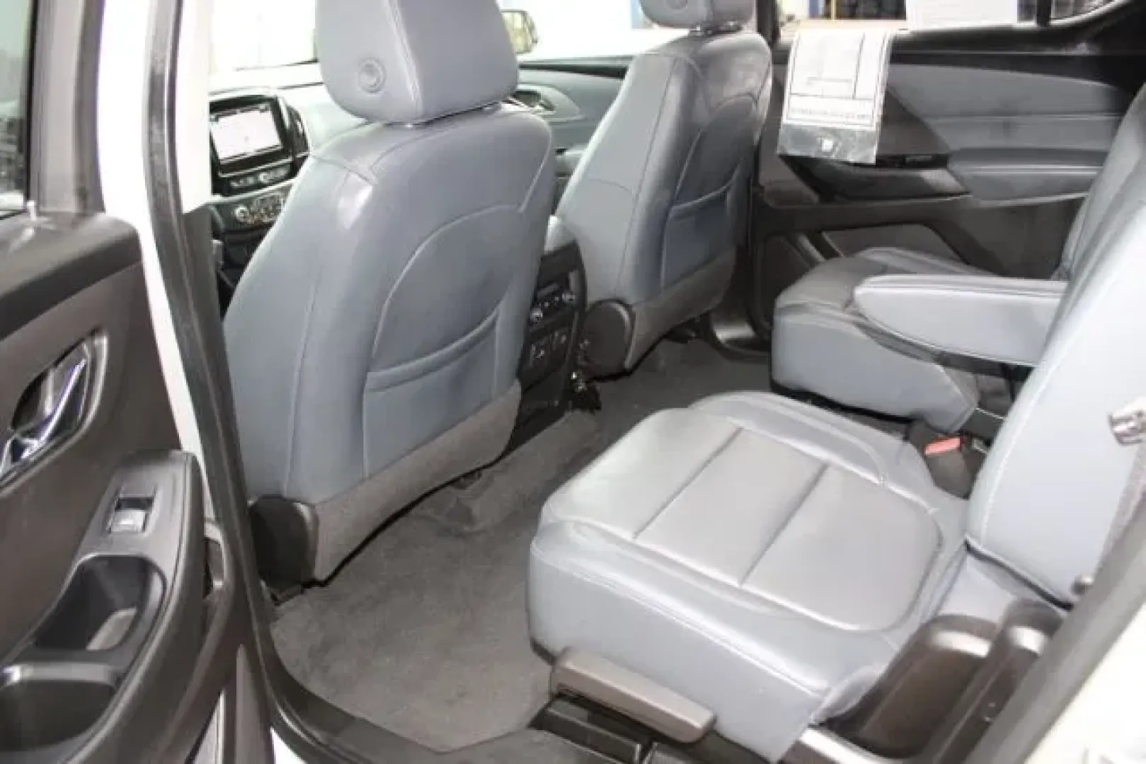 2019 Chevrolet Traverse 3LT (1GNERHKW8KJ) with an 3.6L V-6 gasoline direct injection engine, located at 3598 James B White Hwy South, Whiteville, NC, 28472, (910) 642-3196, 34.294846, -78.732613 - Big weekends, busy school mornings, and long commutes down US-701 all get easier in a three-row SUV that's built to keep everyone comfortable and connected. If your lifestyle includes carpools, beach trips to the Brunswick Islands, or hauling gear for a Saturday at Lake Waccamaw, this **2019 Chevrol - Photo#9