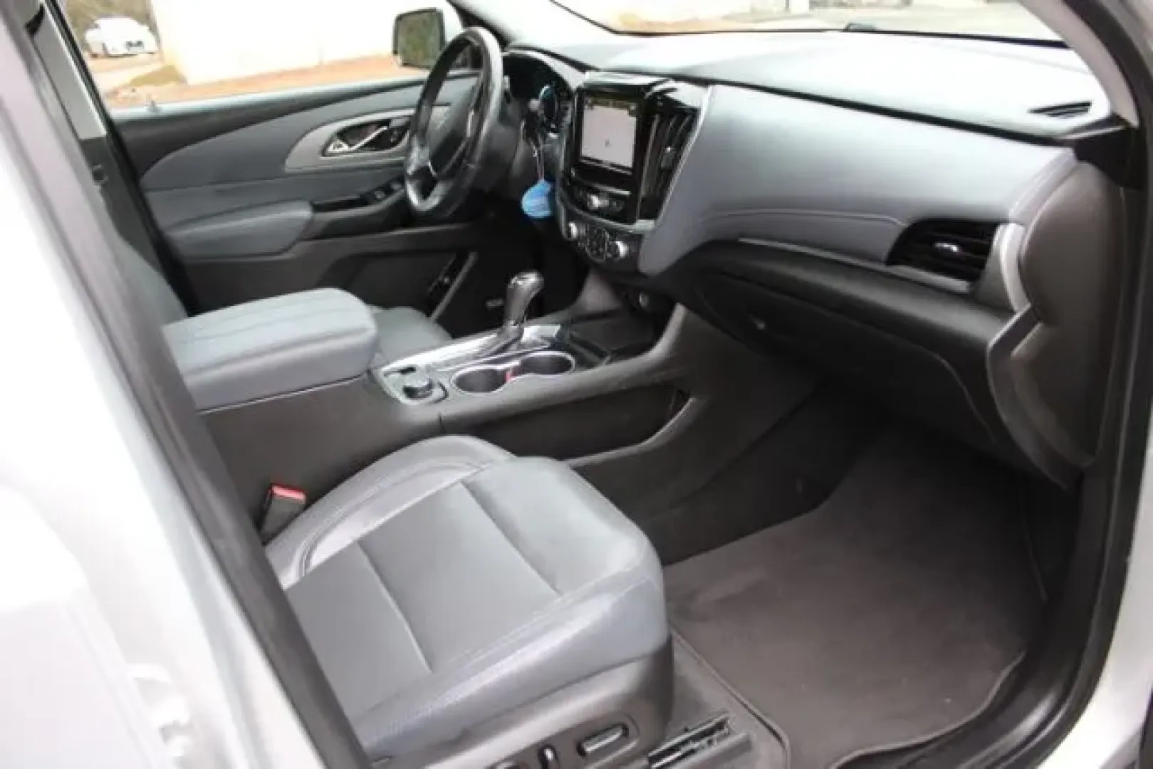 2019 Chevrolet Traverse 3LT (1GNERHKW8KJ) with an 3.6L V-6 gasoline direct injection engine, located at 3598 James B White Hwy South, Whiteville, NC, 28472, (910) 642-3196, 34.294846, -78.732613 - Big weekends, busy school mornings, and long commutes down US-701 all get easier in a three-row SUV that's built to keep everyone comfortable and connected. If your lifestyle includes carpools, beach trips to the Brunswick Islands, or hauling gear for a Saturday at Lake Waccamaw, this **2019 Chevrol - Photo#10