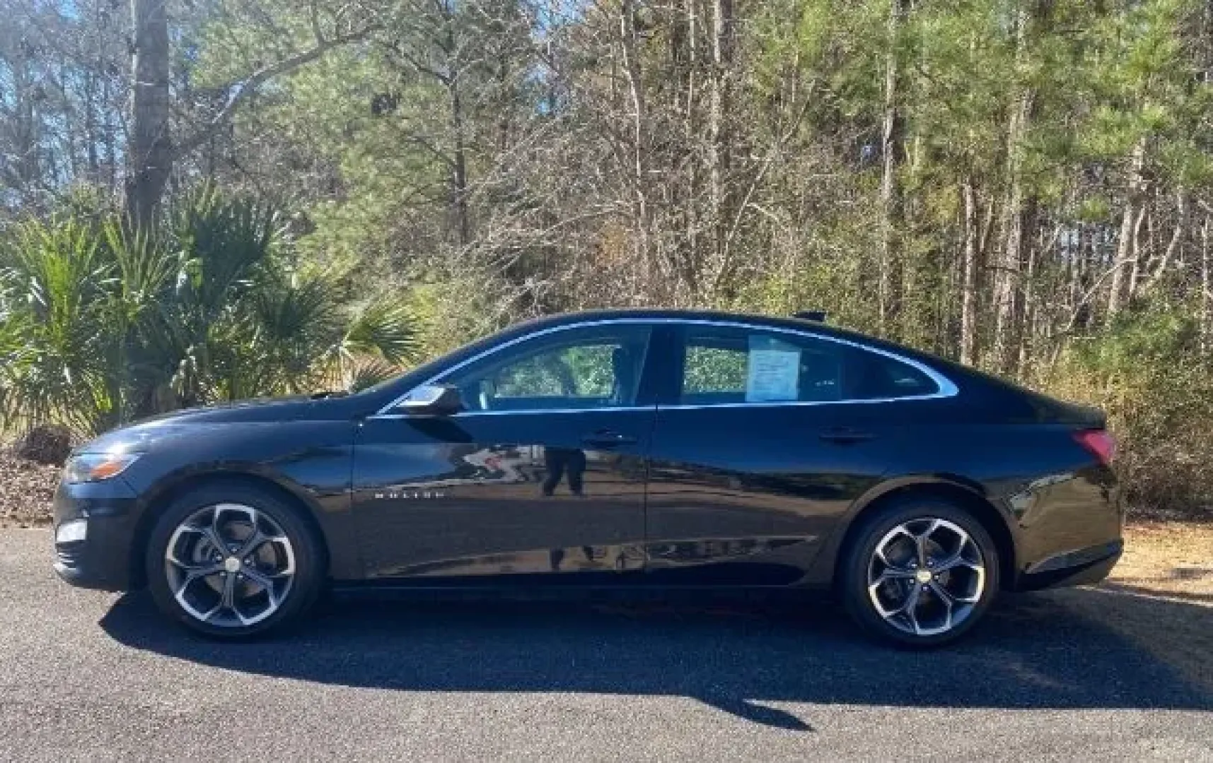 2021 /CHARCOAL CLOTH Chevrolet Malibu LT (1G1ZD5ST6MF) with an 1.5L L4 DOHC 16V engine, 6-Speed Automatic transmission, located at 9146 Ocean Hwy West, Calabash, NC, 28467, (910) 579-1110, 33.928635, -78.576157 - Need a dependable commuter that can handle daily drives from Calabash to Myrtle Beach, quick school runs, and spontaneous weekend trips down Ocean Hwy West without draining your budget? This 2021 Chevrolet Malibu LT is built for real life-comfortable, efficient, and packed with the everyday features - Photo#2