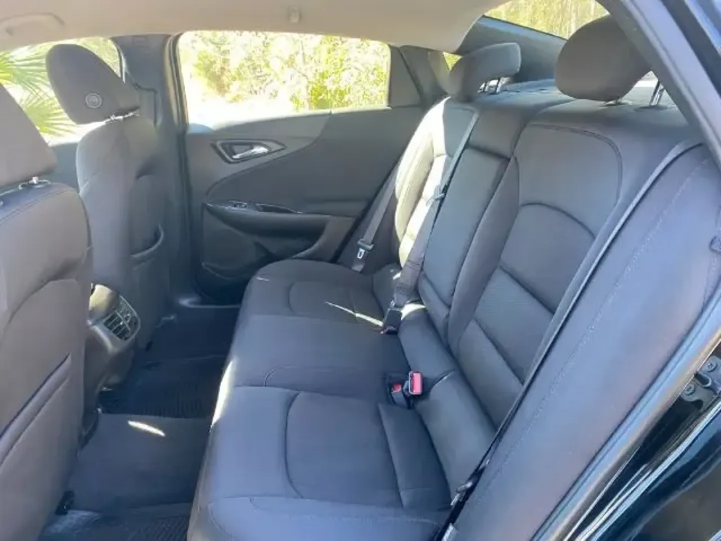 2021 /CHARCOAL CLOTH Chevrolet Malibu LT (1G1ZD5ST6MF) with an 1.5L L4 DOHC 16V engine, 6-Speed Automatic transmission, located at 2761 East Hwy 501, Conway, SC, 29526, (843) 331-1151, 33.781528, -78.989883 - Need a dependable commuter that can handle daily drives from Calabash to Myrtle Beach, quick school runs, and spontaneous weekend trips down Ocean Hwy West without draining your budget? This 2021 Chevrolet Malibu LT is built for real life-comfortable, efficient, and packed with the everyday features - Photo#7