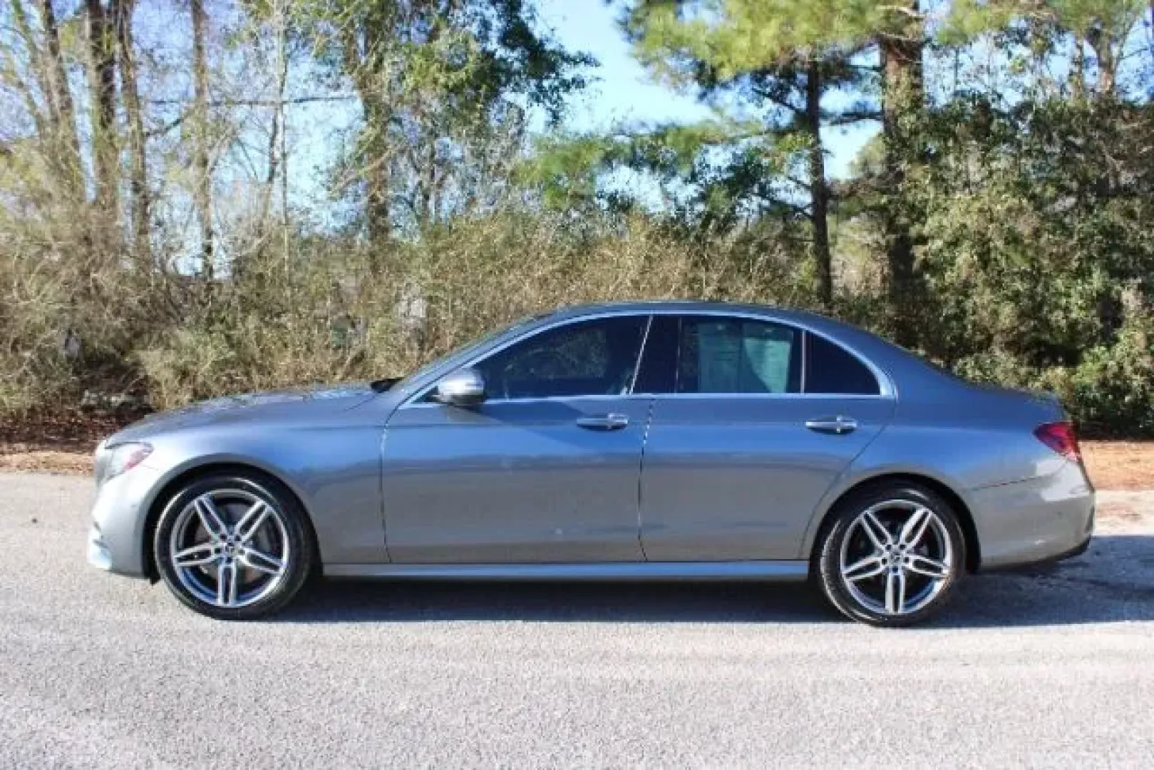 2018 Mercedes-Benz E 300 4MATIC (WDDZF4KB9JA) with an 2L I-4 gasoline direct injection engine, 9A transmission, located at 3598 James B White Hwy South, Whiteville, NC, 28472, (910) 642-3196, 34.294846, -78.732613 - Picture your next commute down James B. White Highway turning into something you actually look forward to-quiet confidence, effortless passing power, and a cabin that feels like a private lounge. If you want a premium sedan that's comfortable for long drives to Wilmington, polished for date night, a - Photo#4