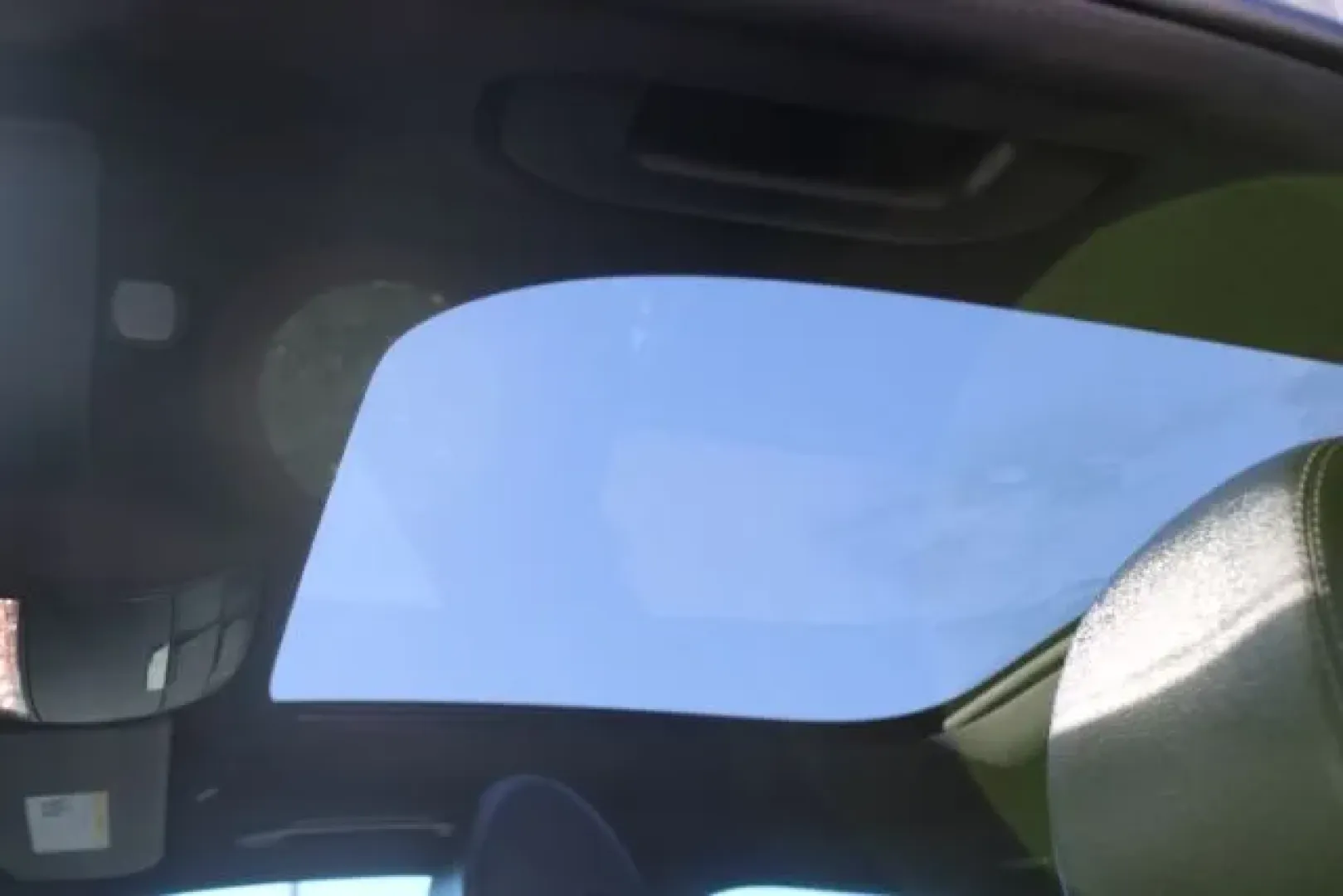 2018 Mercedes-Benz E 300 4MATIC (WDDZF4KB9JA) with an 2L I-4 gasoline direct injection engine, 9A transmission, located at 3598 James B White Hwy South, Whiteville, NC, 28472, (910) 642-3196, 34.294846, -78.732613 - Picture your next commute down James B. White Highway turning into something you actually look forward to-quiet confidence, effortless passing power, and a cabin that feels like a private lounge. If you want a premium sedan that's comfortable for long drives to Wilmington, polished for date night, a - Photo#8