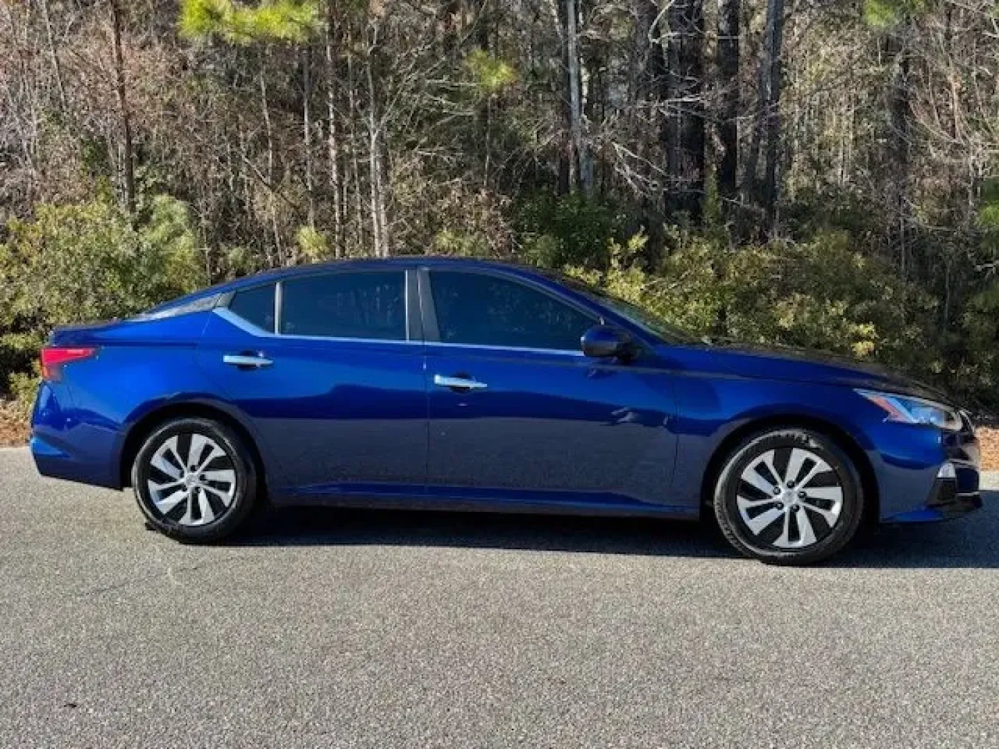 2021 /black cloth Nissan Altima 2.5 S (1N4BL4BVXMN) with an 2.5L L4 DOHC 16V engine, Continuously Variabl transmission, located at 2761 East Hwy 501, Conway, SC, 29526, (843) 331-1151, 33.781528, -78.989883 - Need a dependable daily driver that can handle the school run, the work commute, and spontaneous beach days without draining your budget? This 2021 Nissan Altima 2.5 S in eye-catching BLUE is built for real life in Conway, South Carolina-comfortable for long stretches on the road, easy to park downt - Photo#3