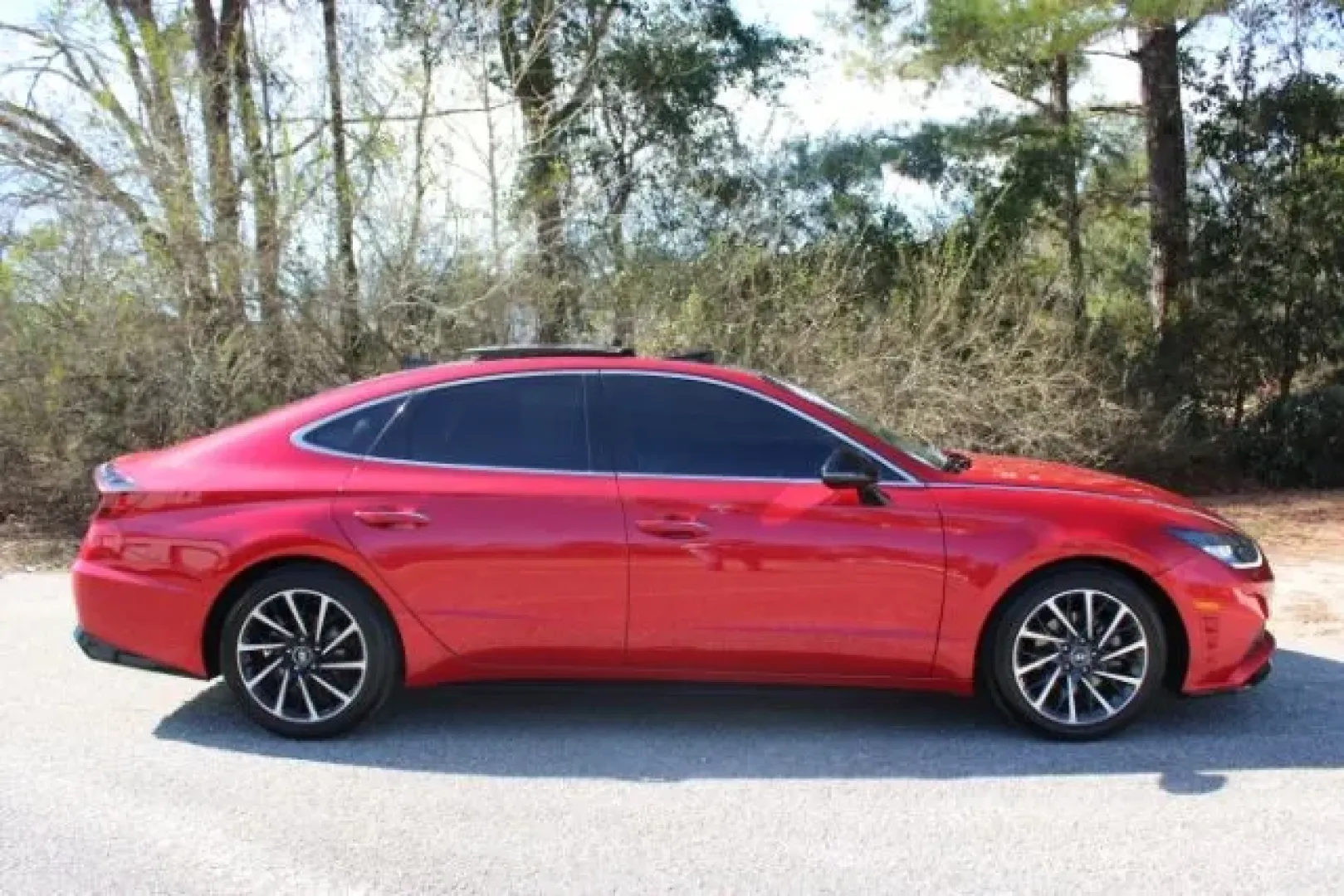 2020 Hyundai Sonata SEL Plus (5NPEJ4J2XLH) with an Smartstream 1.6L I-4 port/direct injection engine, 7A transmission, located at 3598 James B White Hwy South, Whiteville, NC, 28472, (910) 642-3196, 34.294846, -78.732613 - Need a comfortable, tech-forward sedan that makes weekday commutes smoother and weekend getaways easier-without stretching your budget? This Calypso Red 2020 Hyundai Sonata SEL Plus is built for real life in and around Whiteville, from early-morning runs down James B. White Highway (US-701) to relax - Photo#4